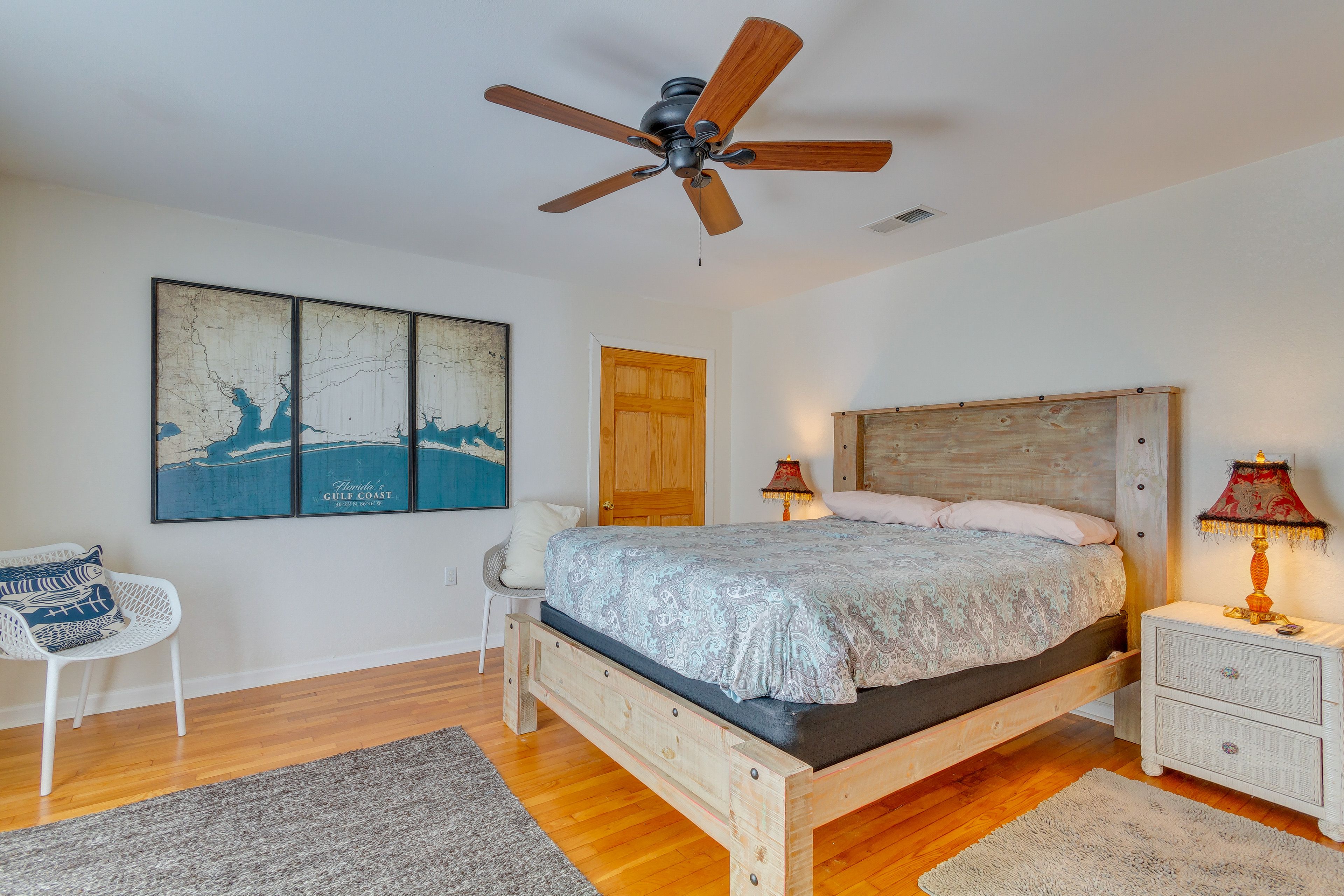 Bedroom 2 | 3rd Floor | Queen Bed | Linens Provided