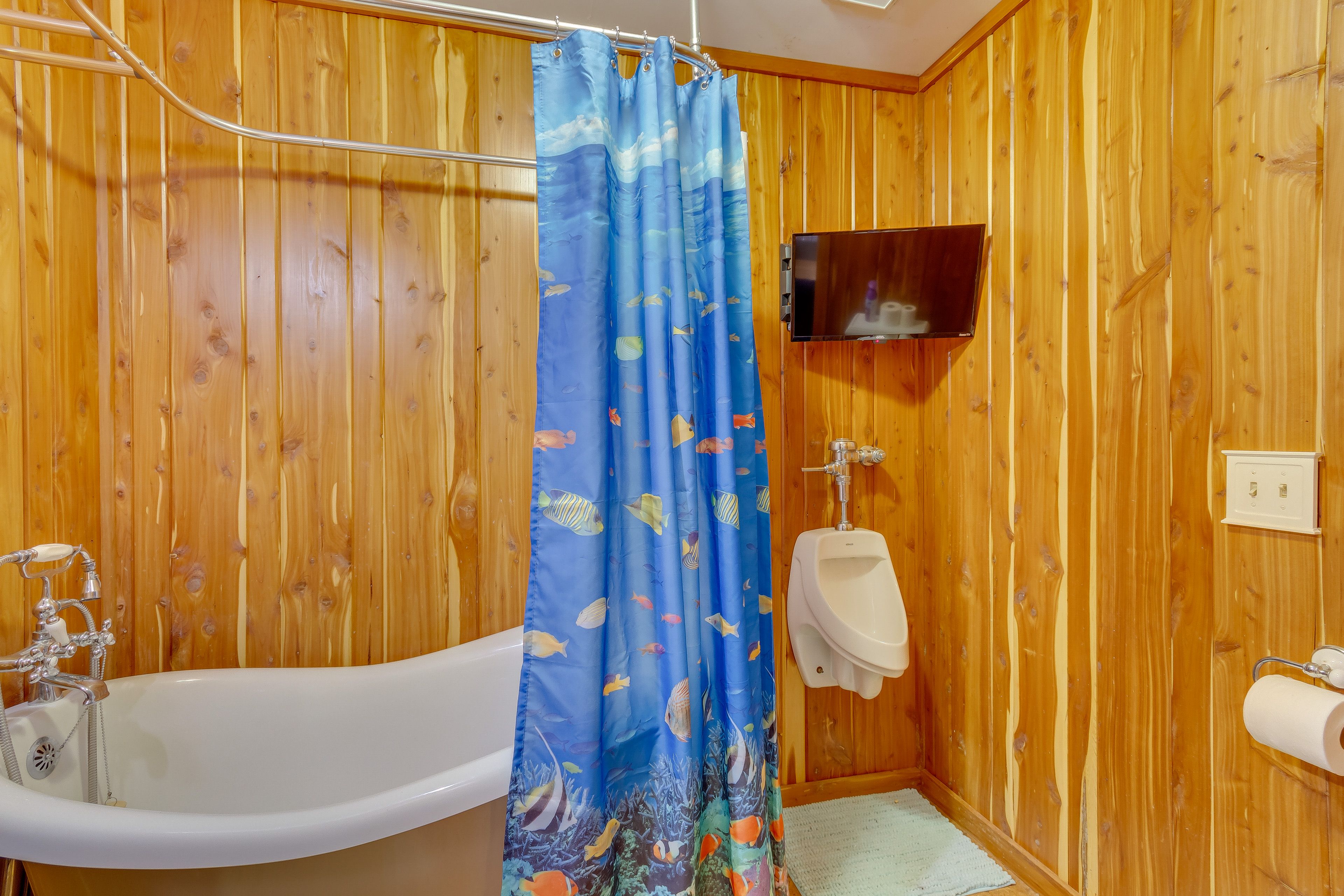 Full Bathroom | 3rd Floor