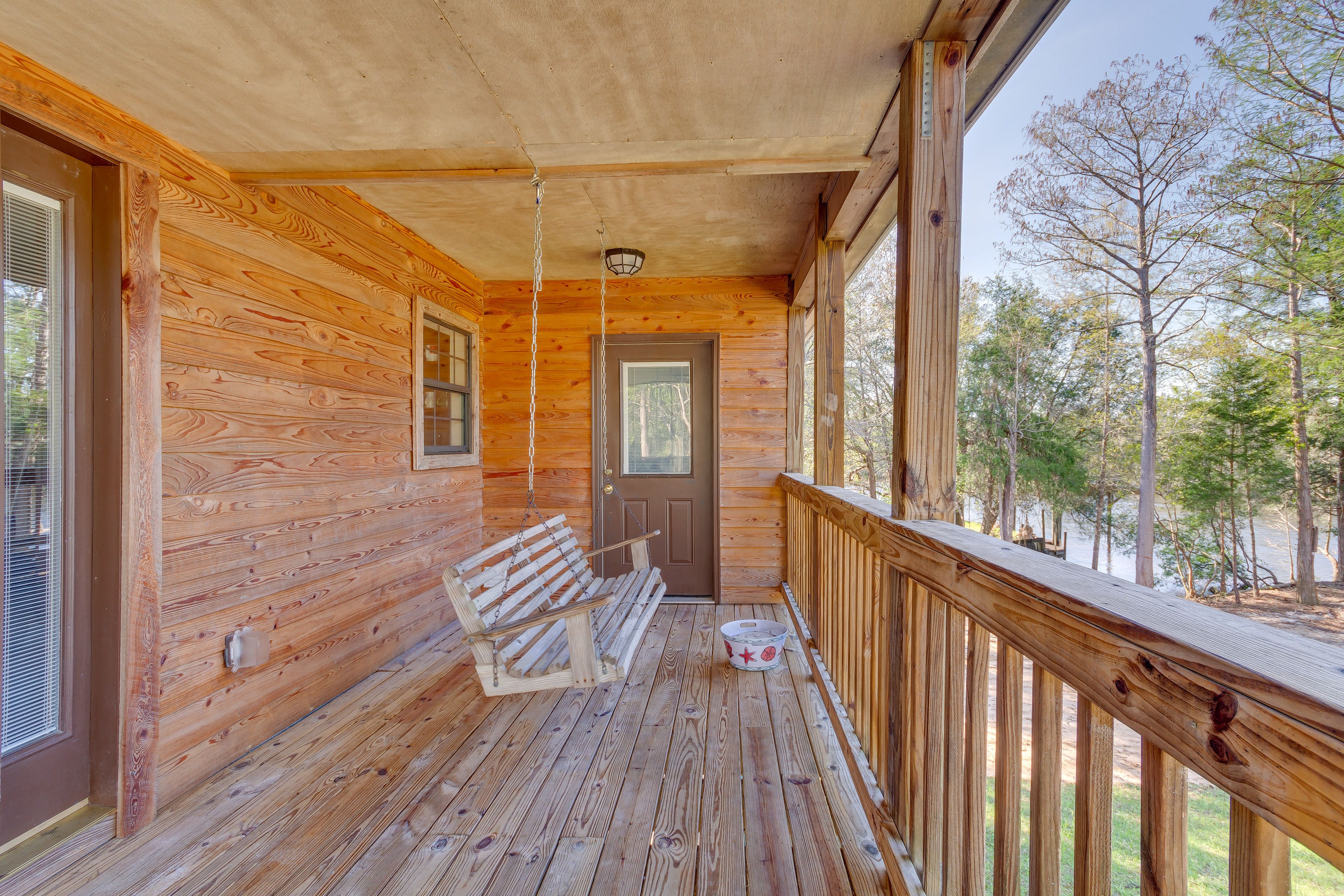 Deck | Outdoor Seating & Dining