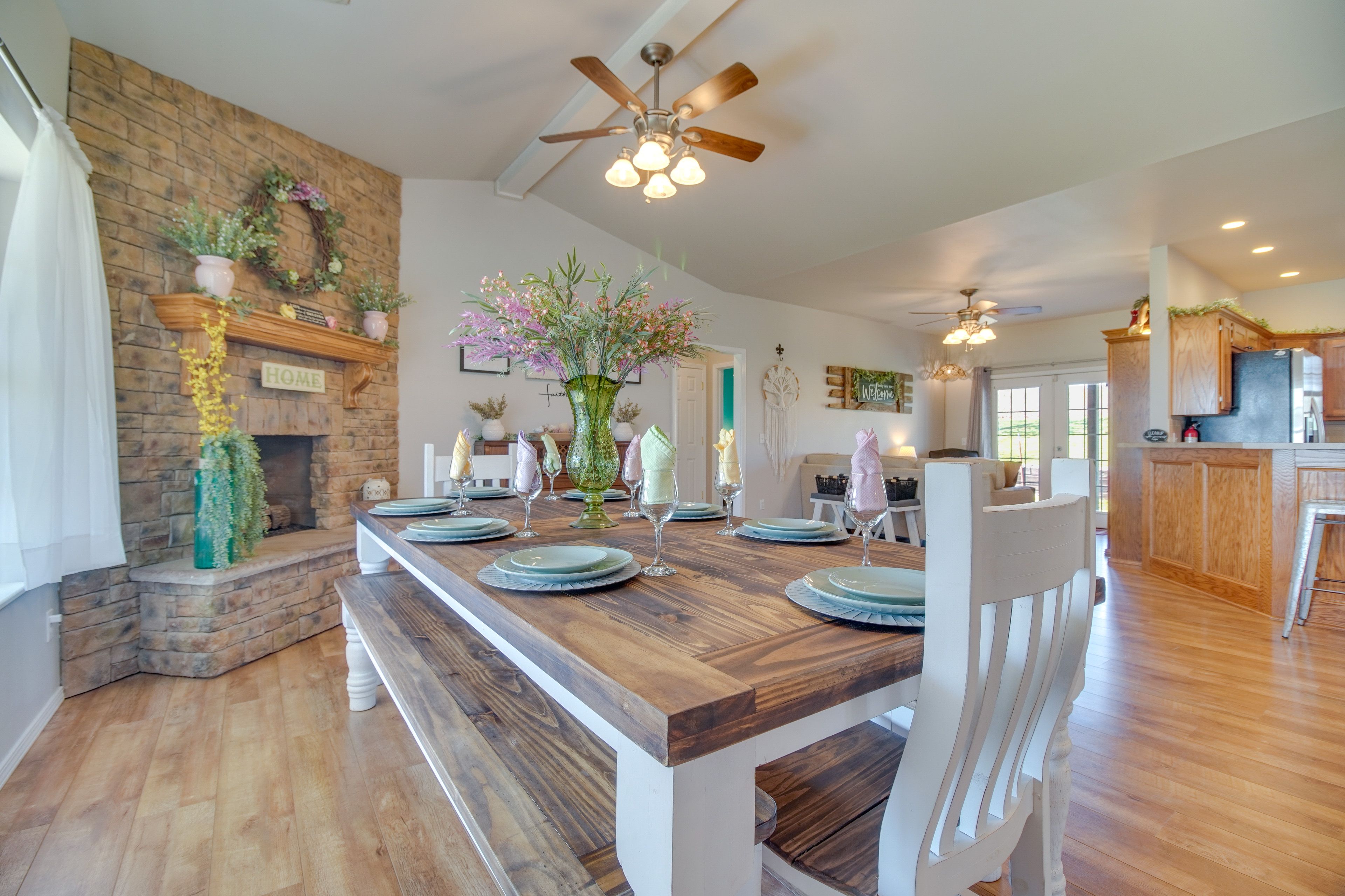 Dining Area | Free WiFi (Shared) | Central A/C & Heating