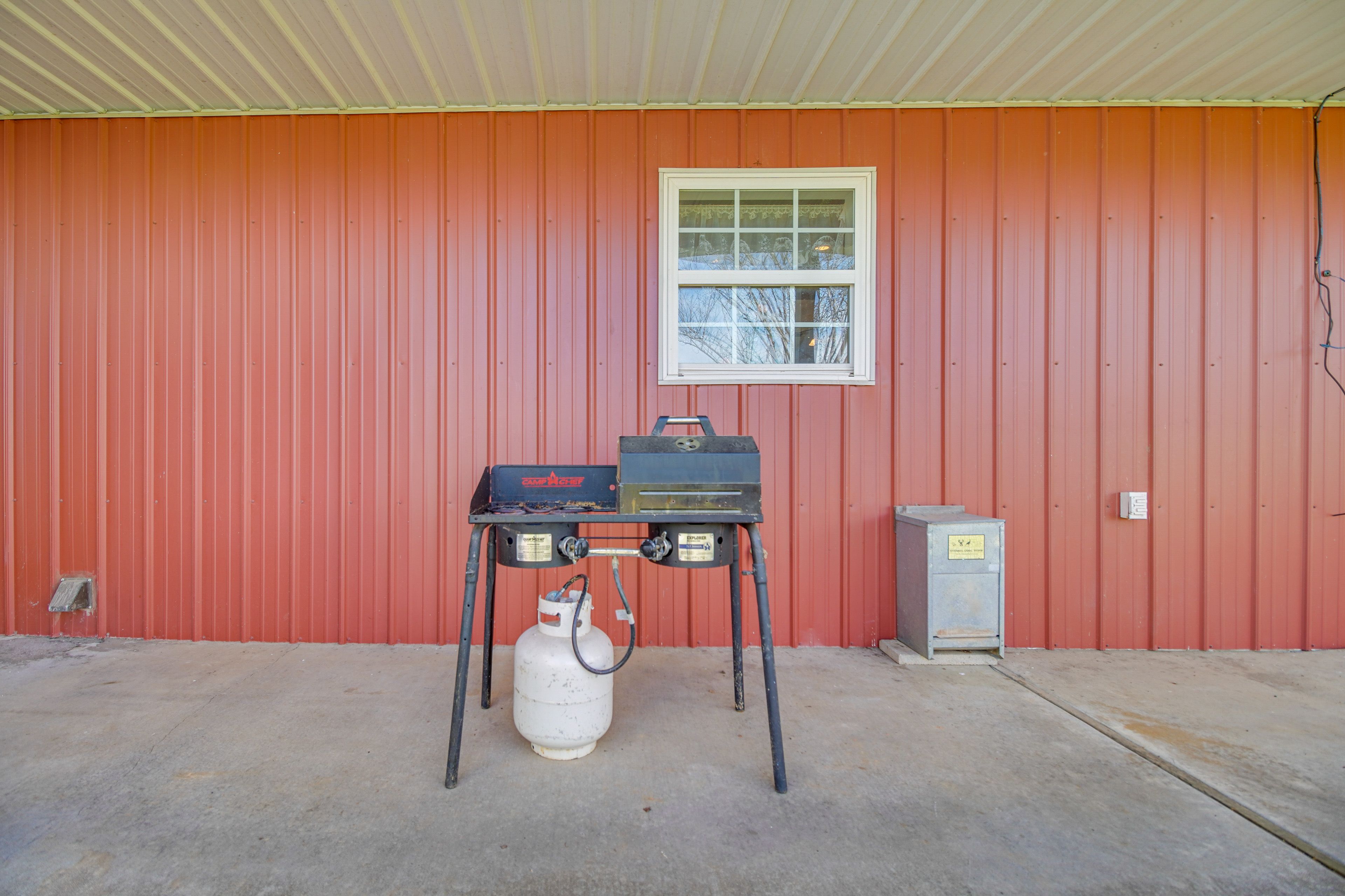 Gas Grill | Picnic Table | Yard Games