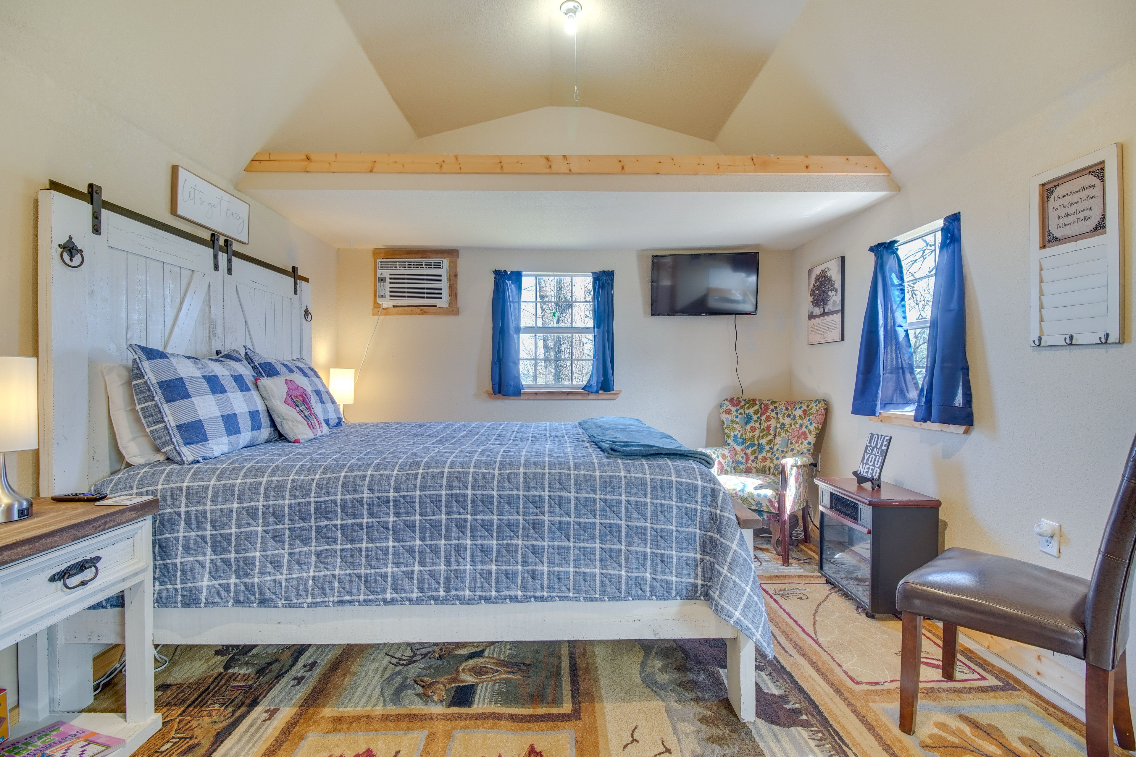 Studio | Queen Bed | Free WiFi (Shared) | Window A/C & Electric Heating