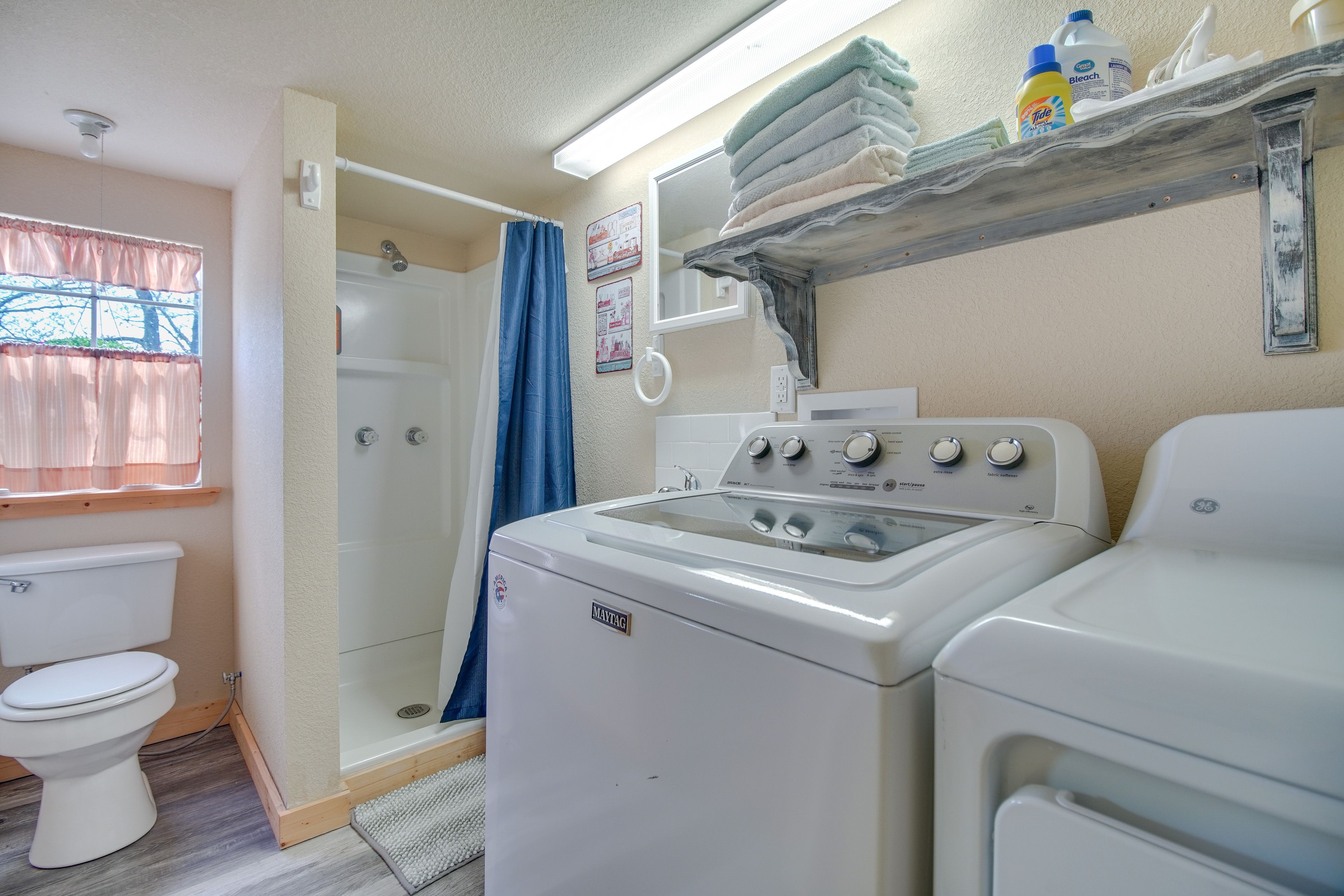 Full Bathroom