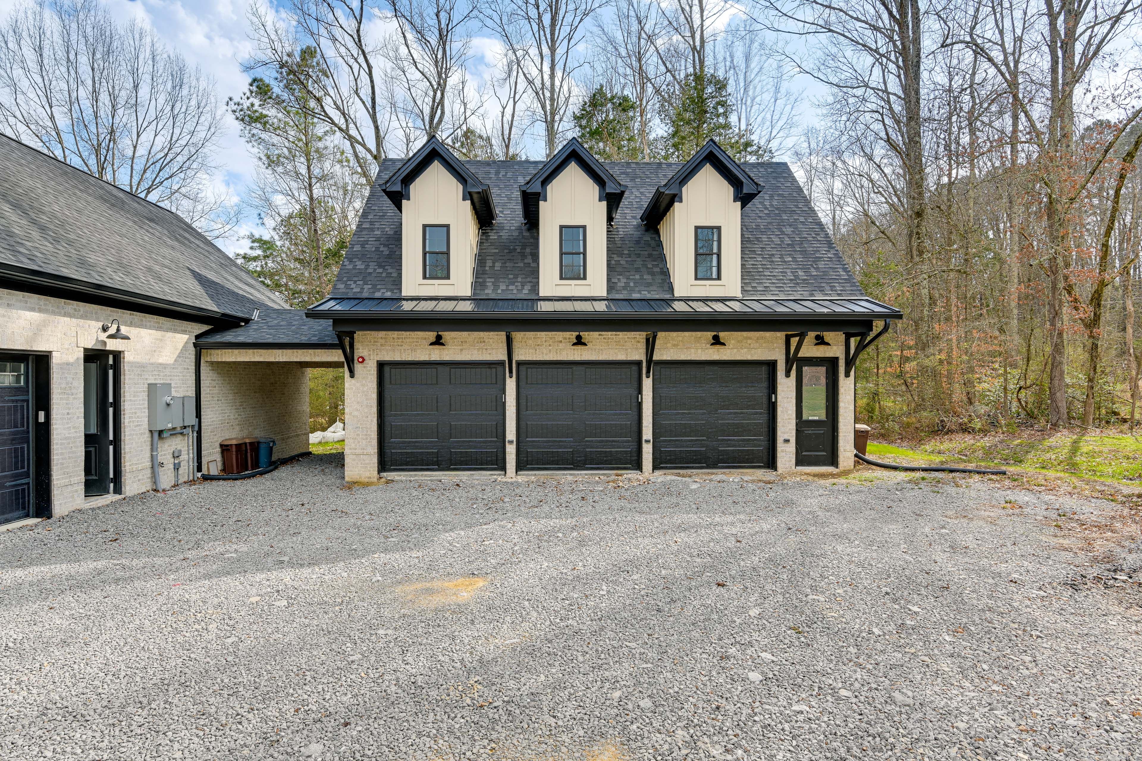 Home Exterior | Single Story