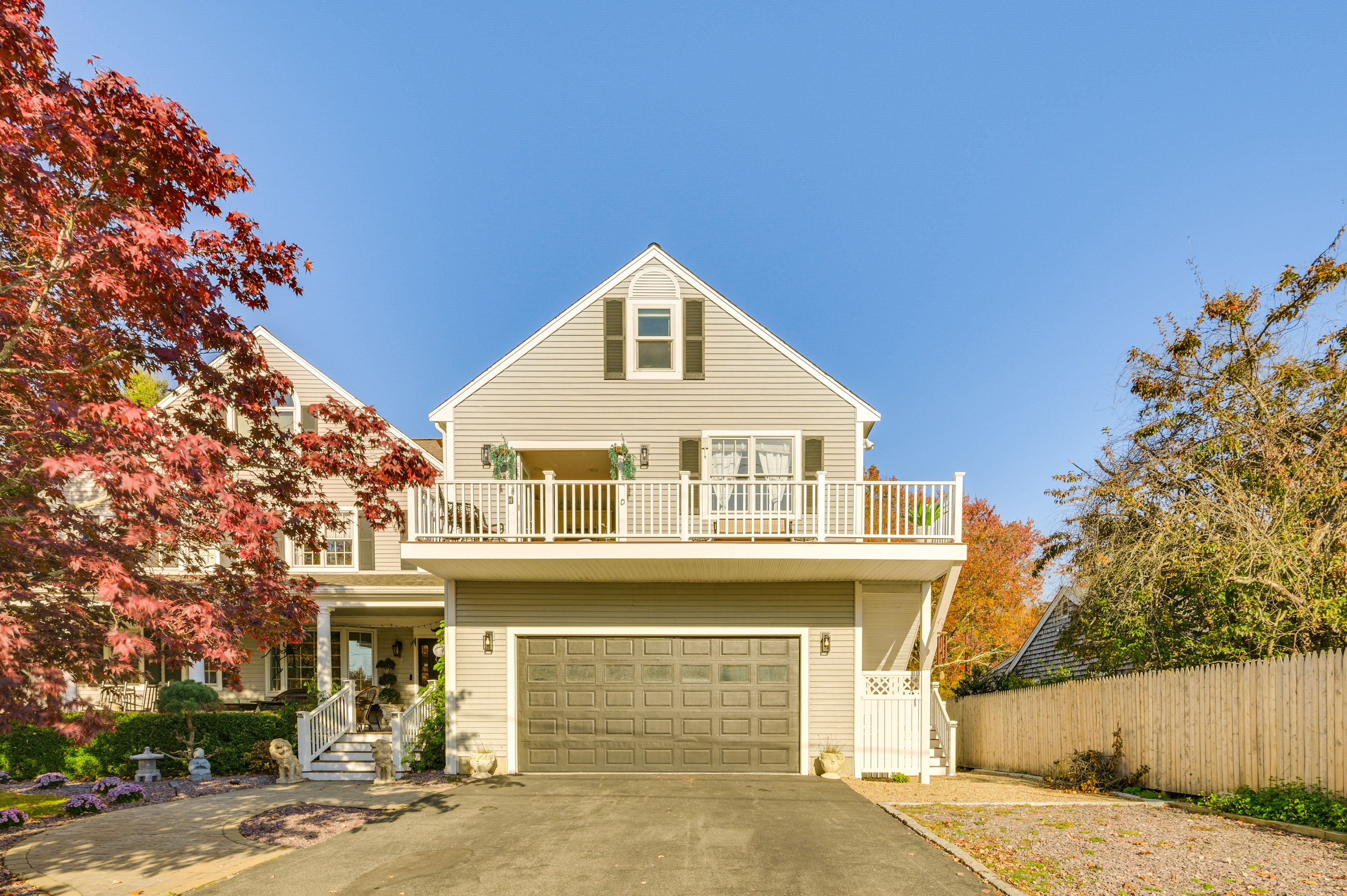 Parking | Driveway (2 Vehicles) | Free Street Parking | RV/Trailer Parking