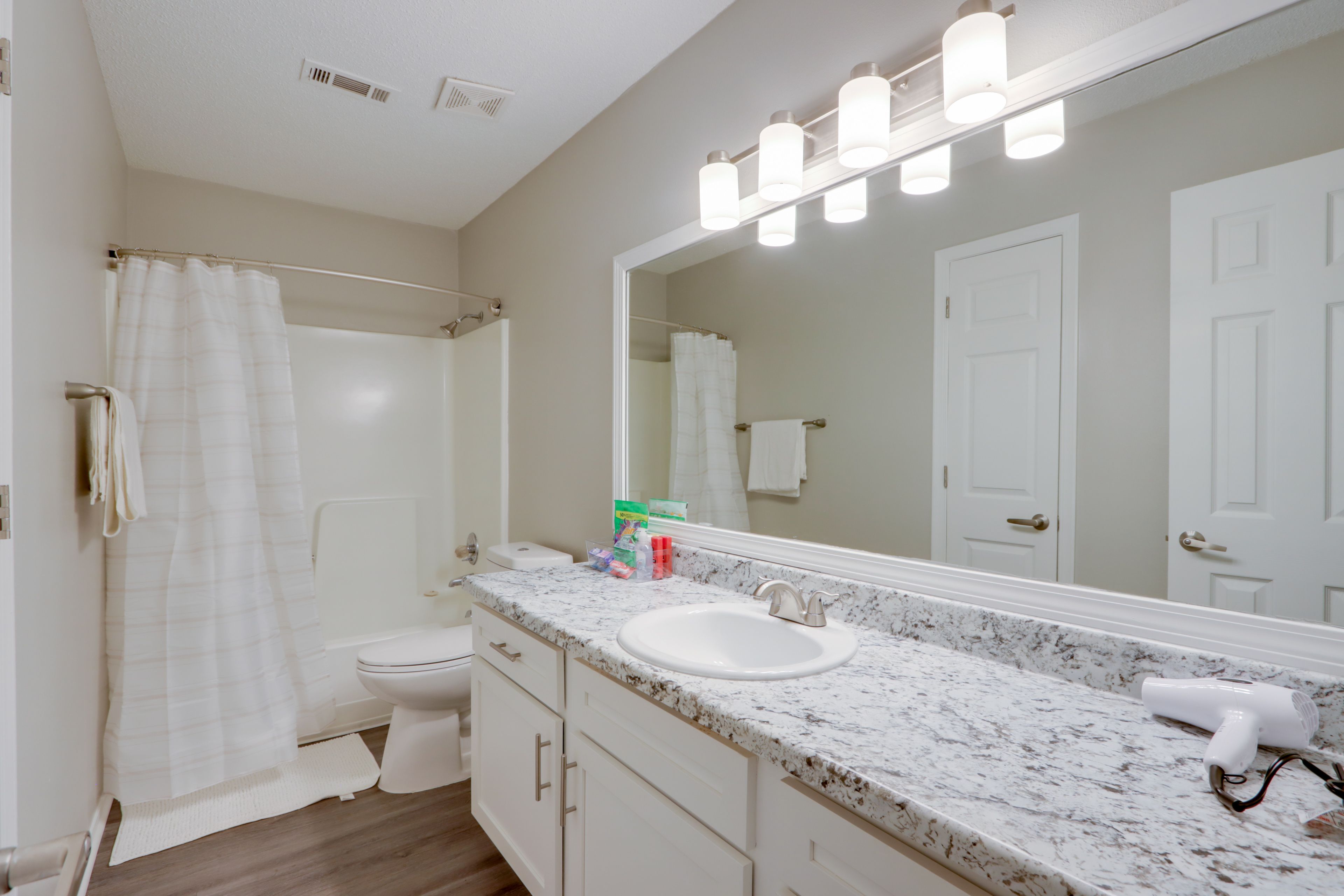 Full Bathroom