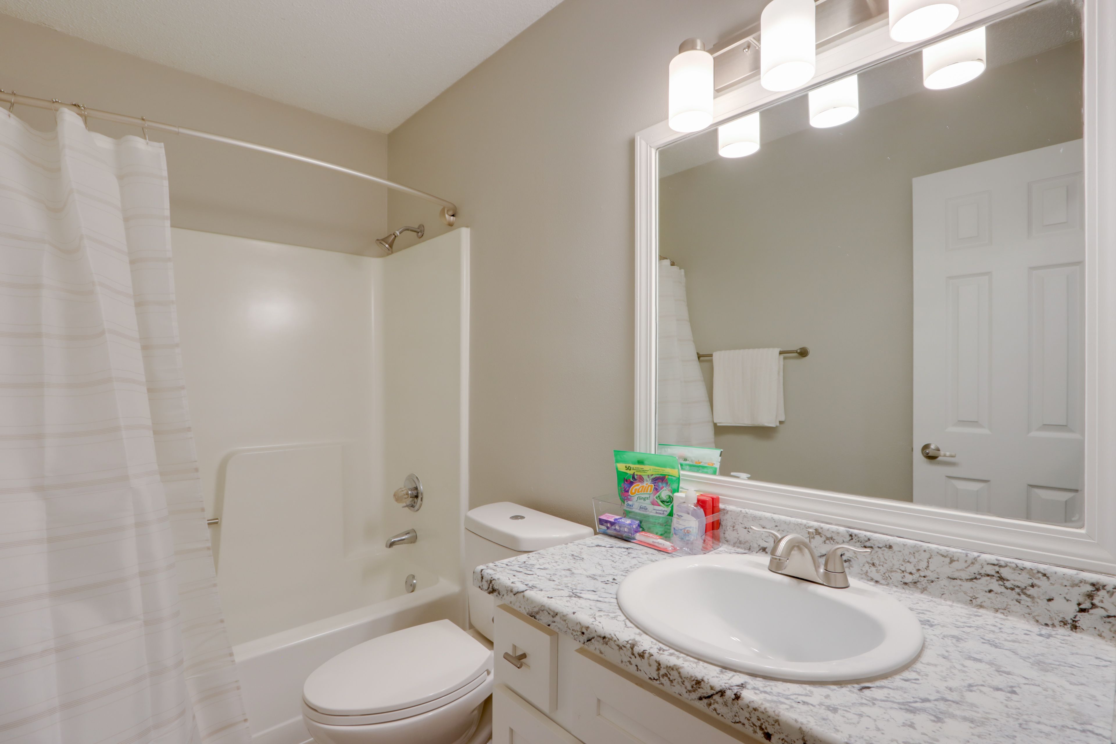 Full Bathroom