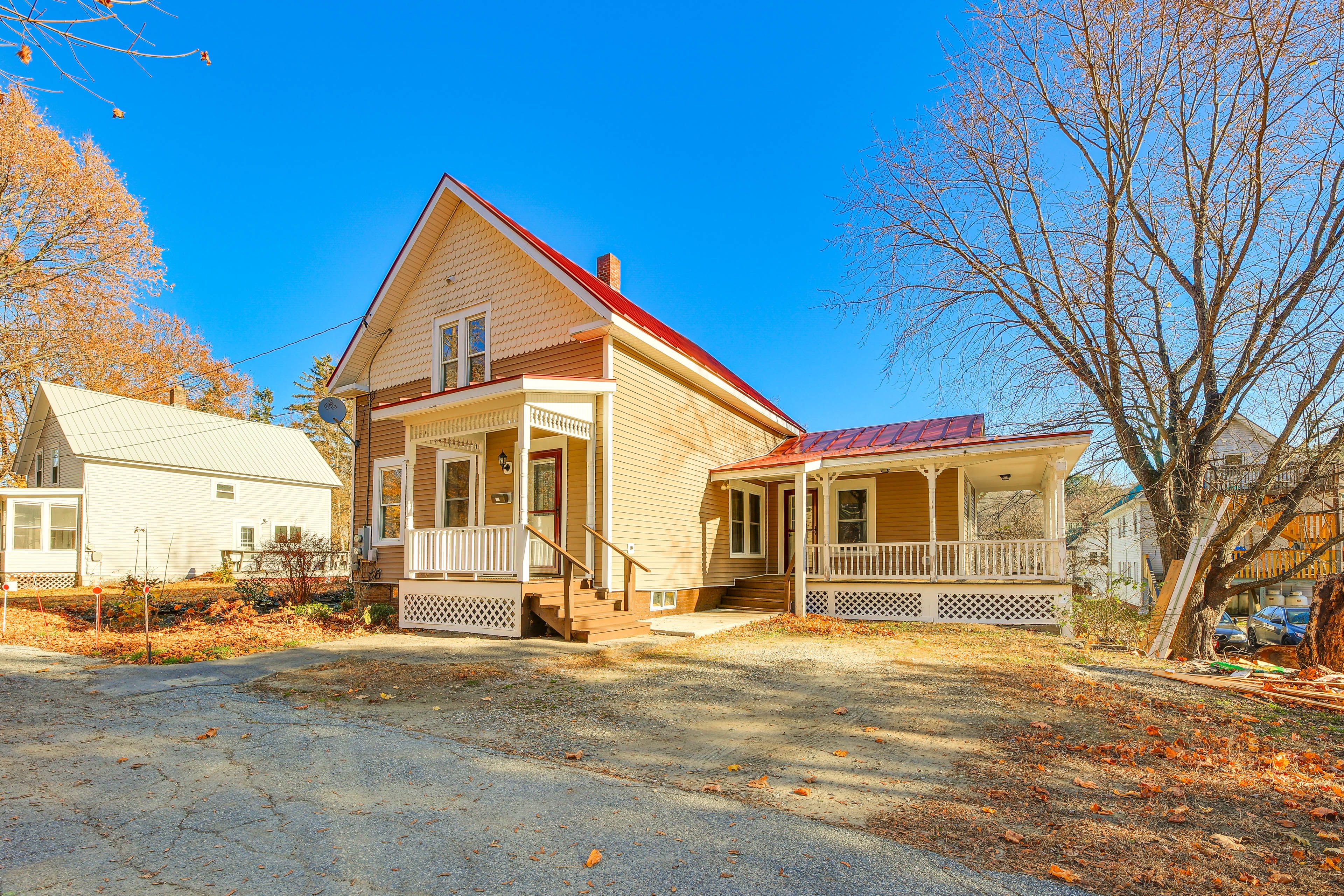 Property Exterior | Driveway Parking (1 Vehicle)
