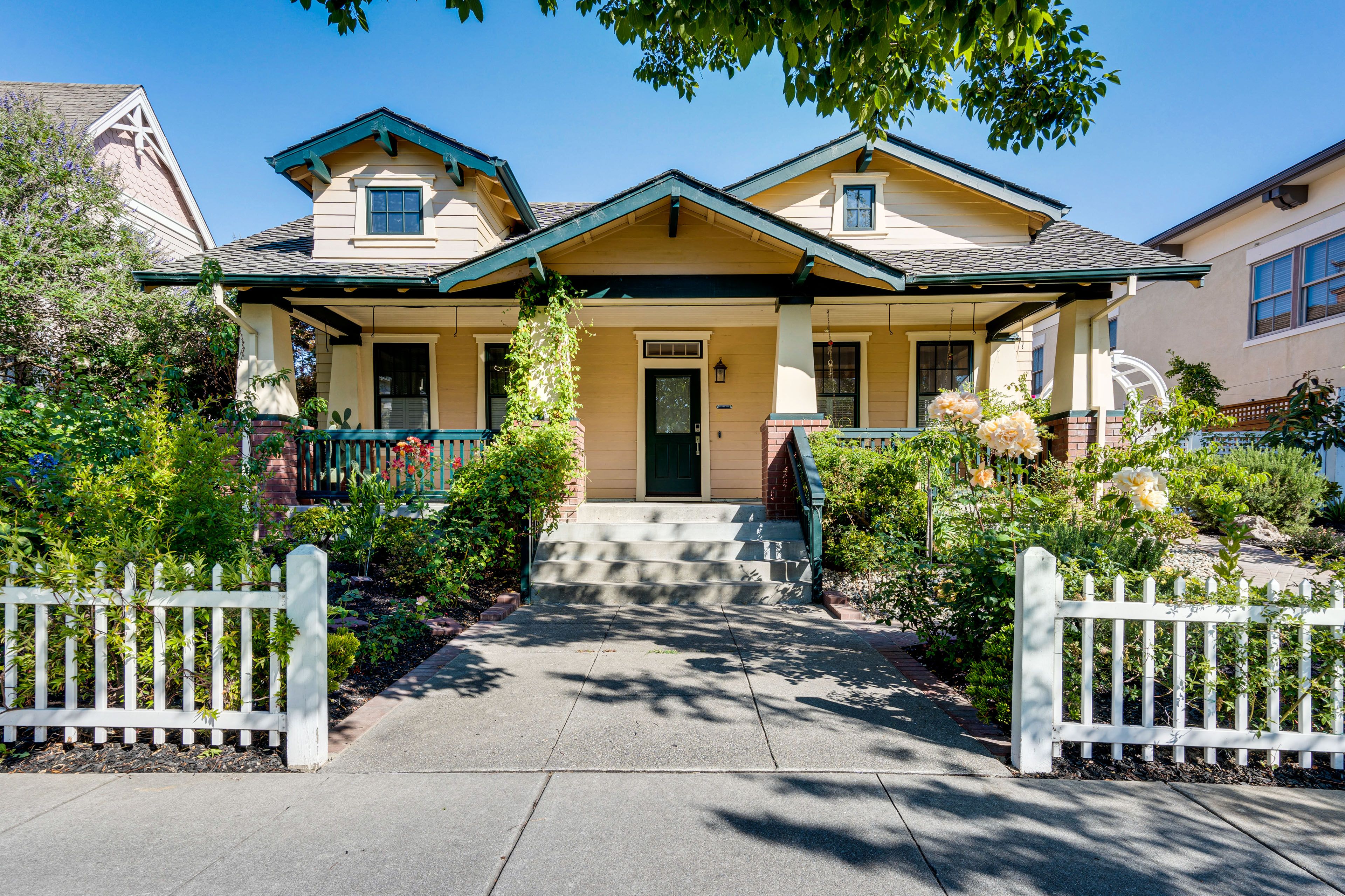 Hercules Vacation Rental | 4BR | 2.5BA | 2,644 Sq Ft | 6 Steps Required to Enter