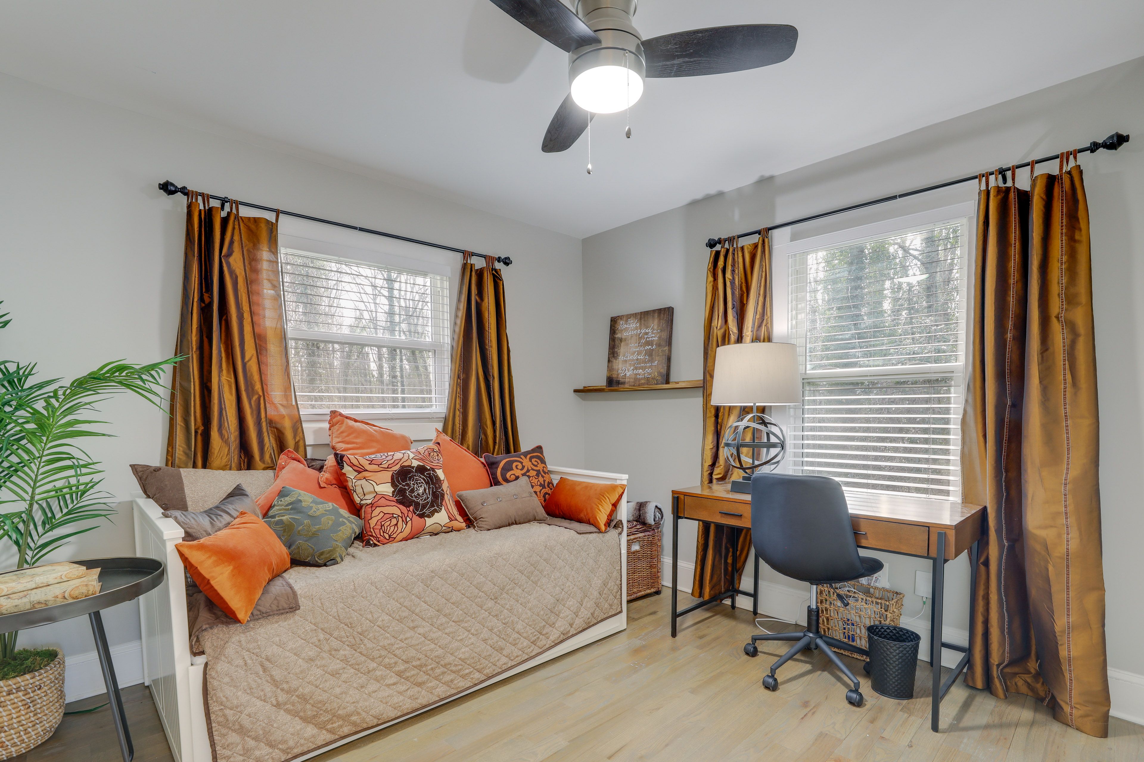 Bedroom 3 | Twin Daybed w/ Twin Trundle | WFH Desk