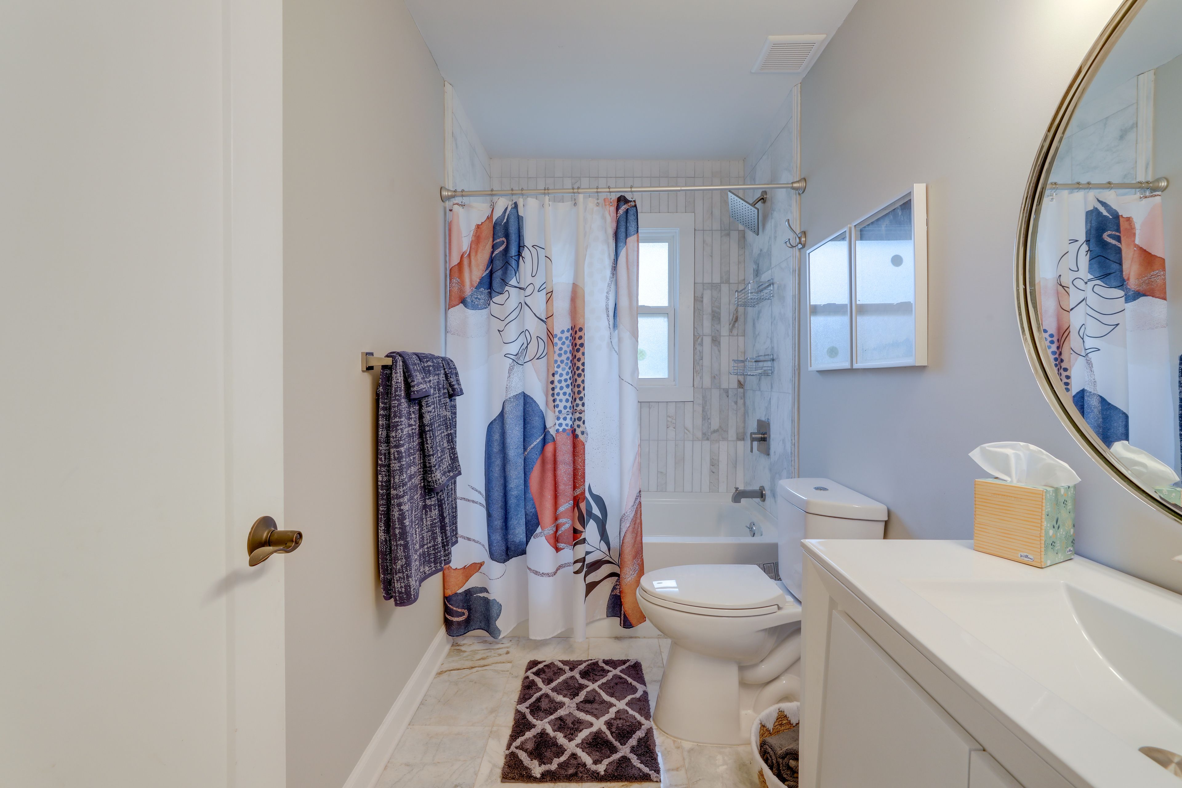 Full Bathroom | Hair Dryer