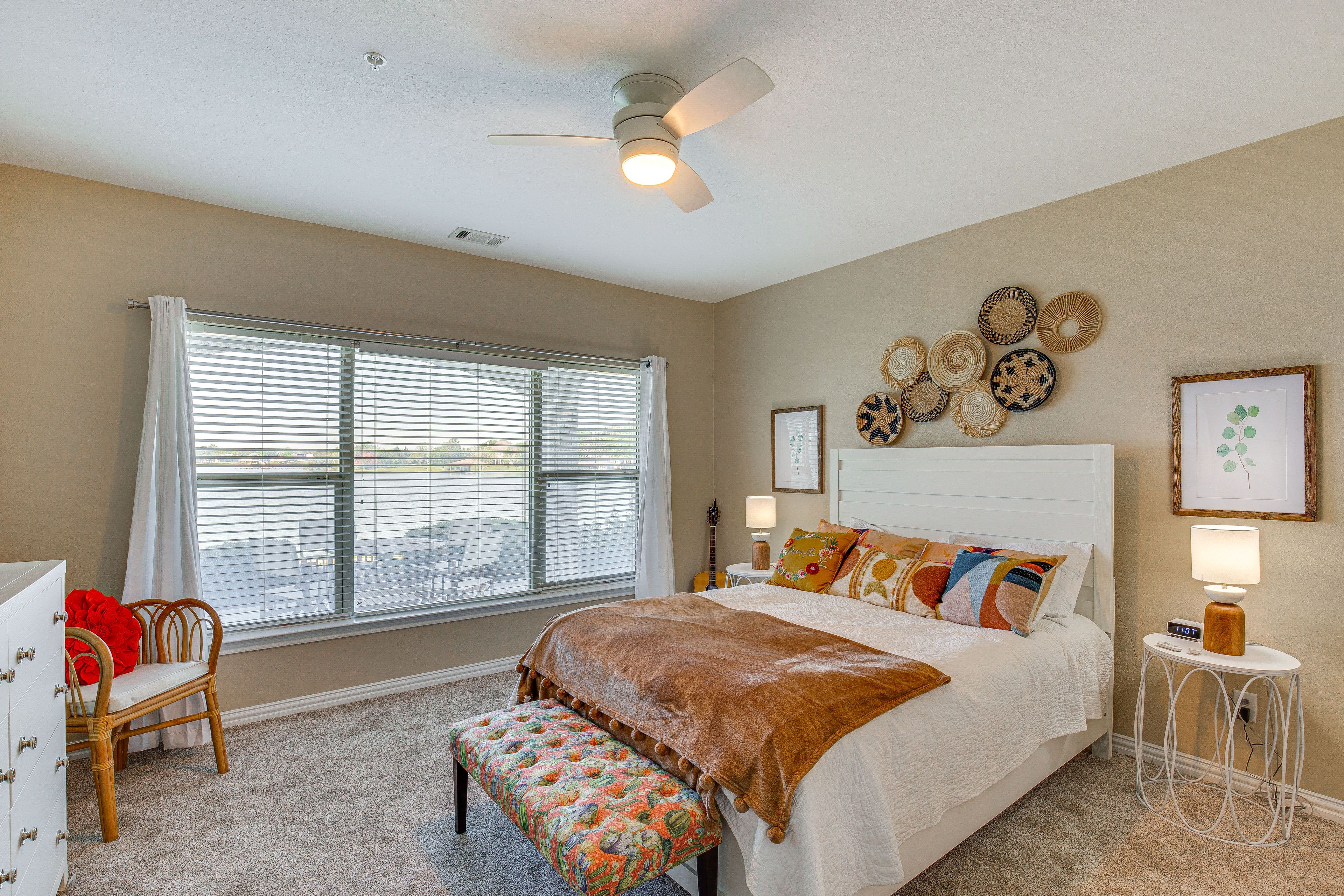 Bedroom 1 | King Bed | Smart TV | En-Suite Bathroom