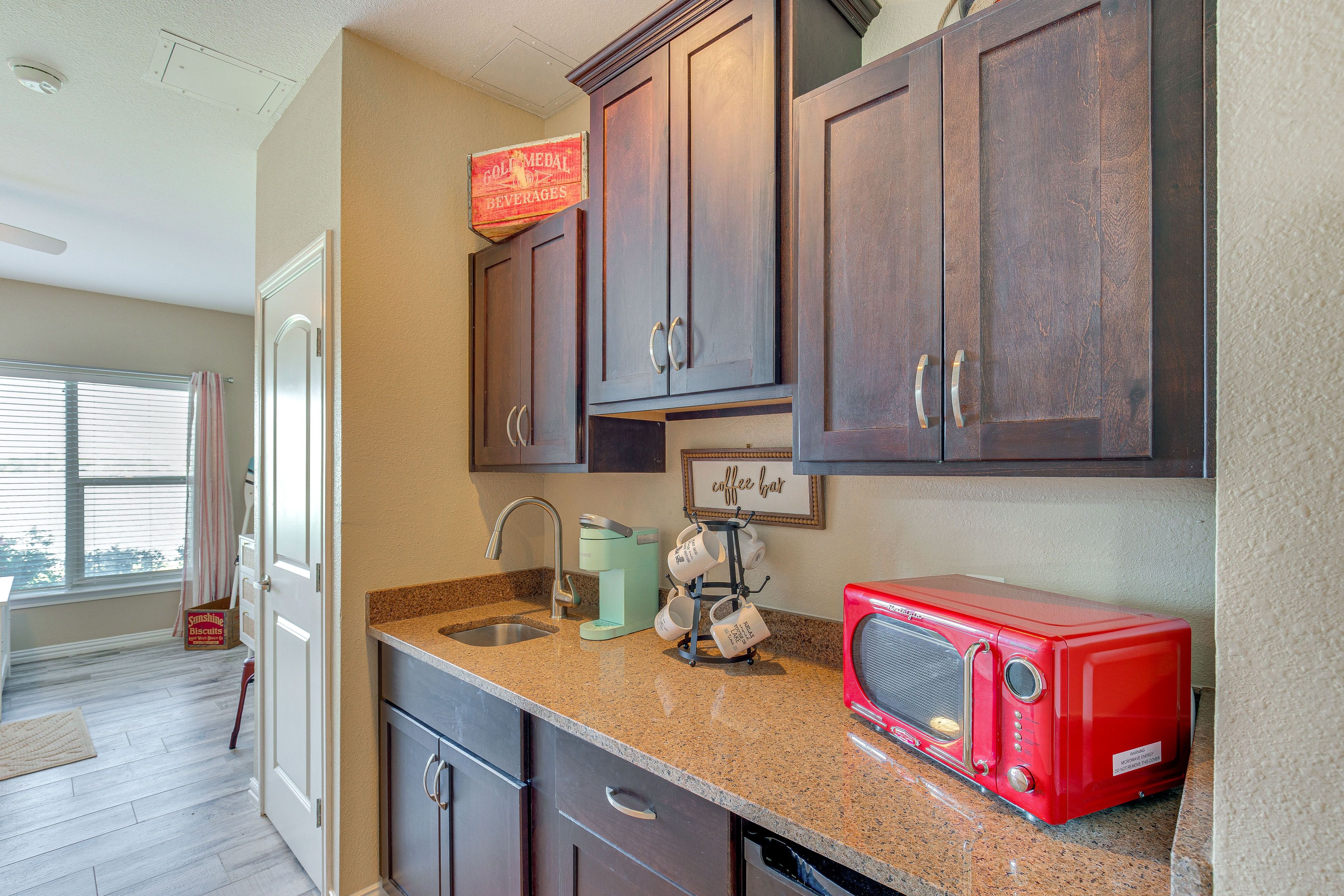 Wet Bar | Keurig | Microwave | Mini Fridge