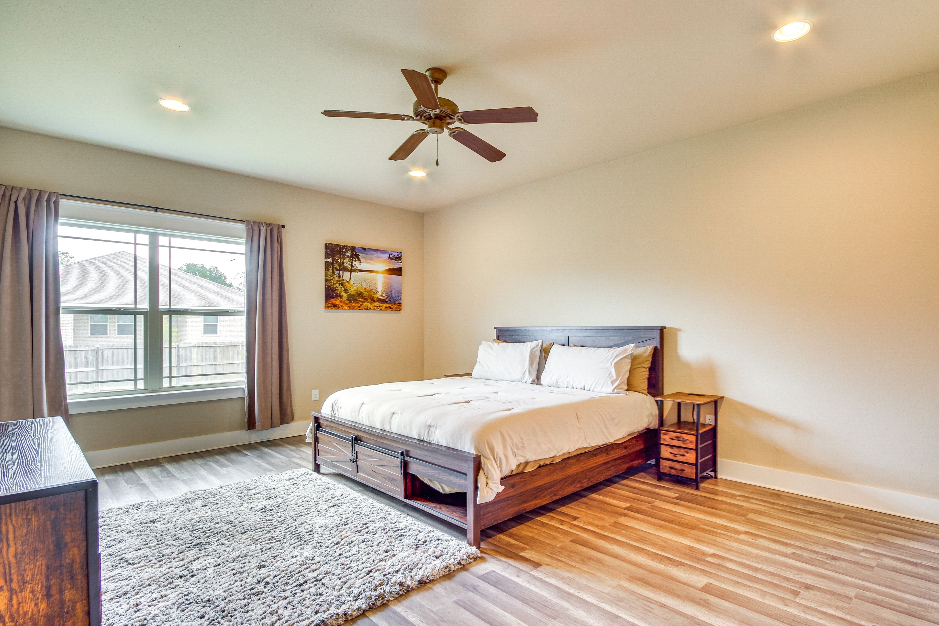 Bedroom 1 | 1st Floor | California King Bed | En-Suite Bathroom