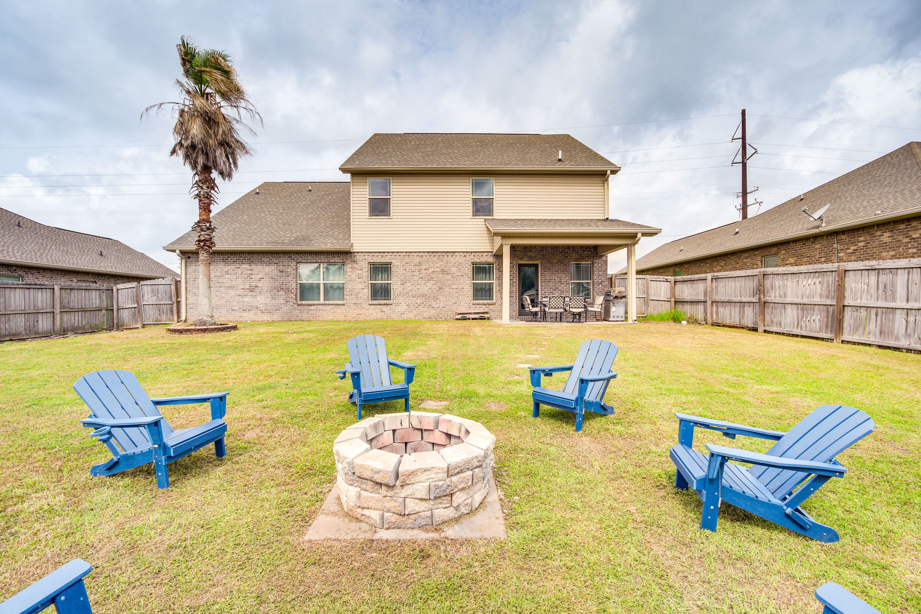 Fenced Backyard | Fire Pit