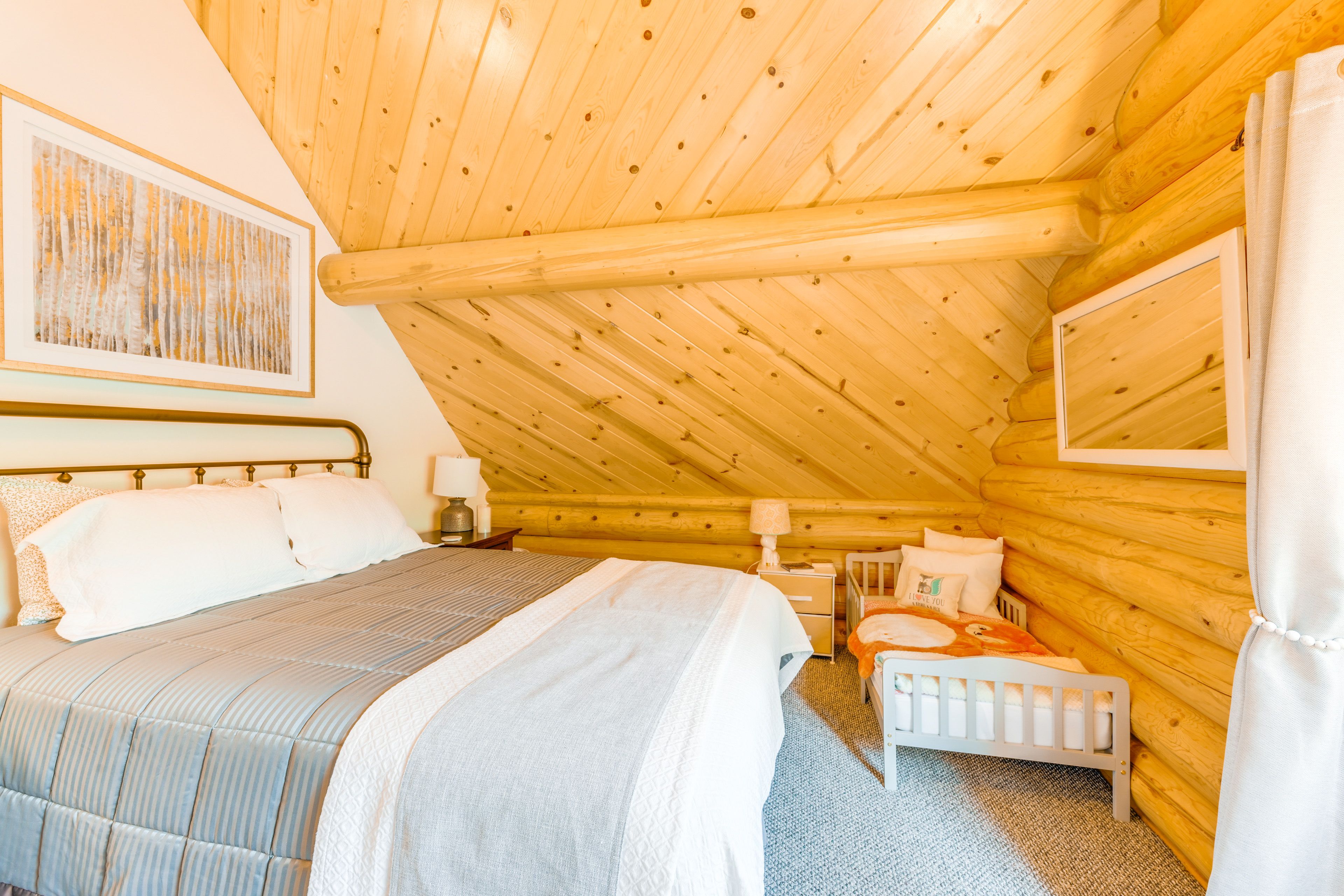Bedroom 1 | Queen Bed | 2nd Floor | Linens Provided