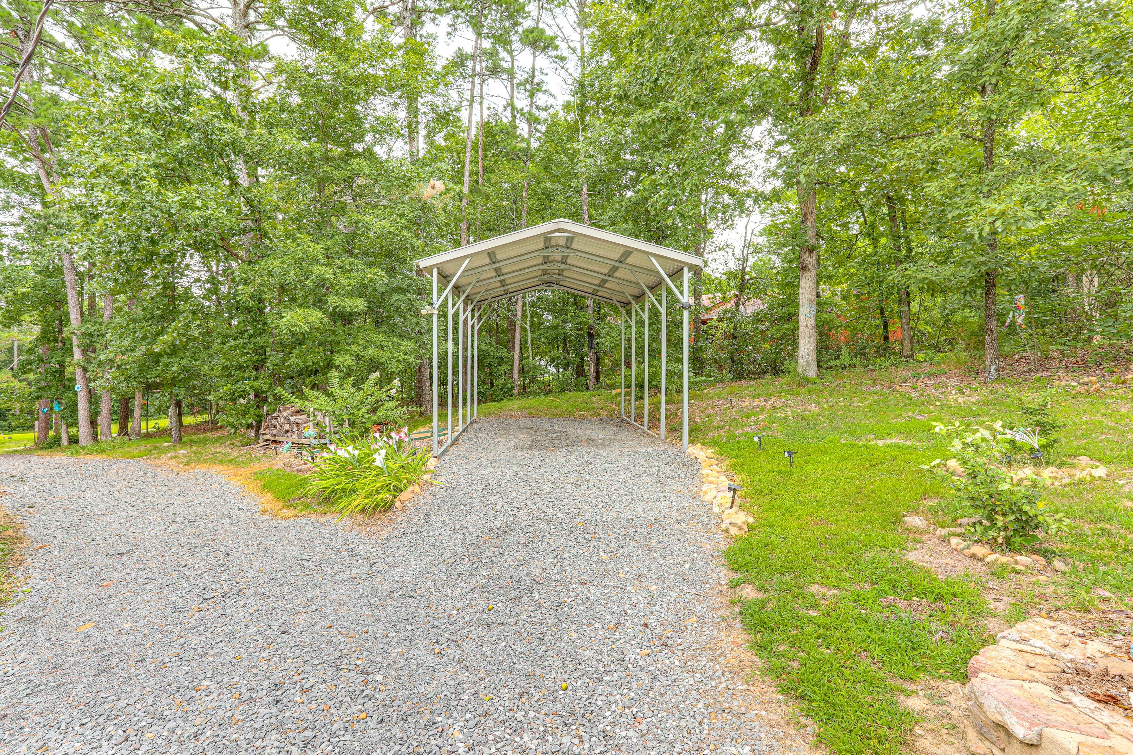 Parking | Driveway (3 Vehicles) | Trailer Parking Allowed