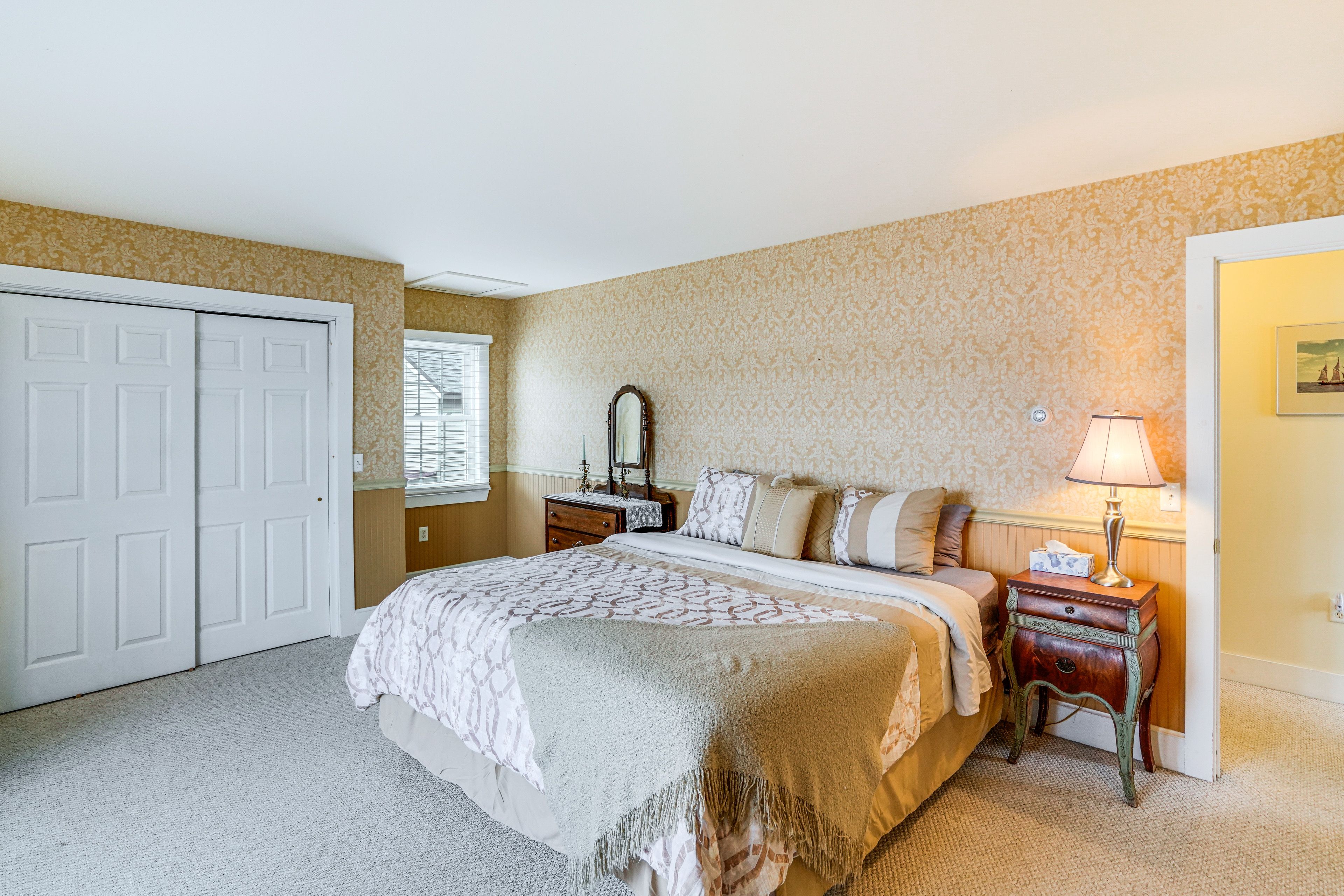 Bedroom 2 | King Bed | Flat-Screen TV | 2nd Floor