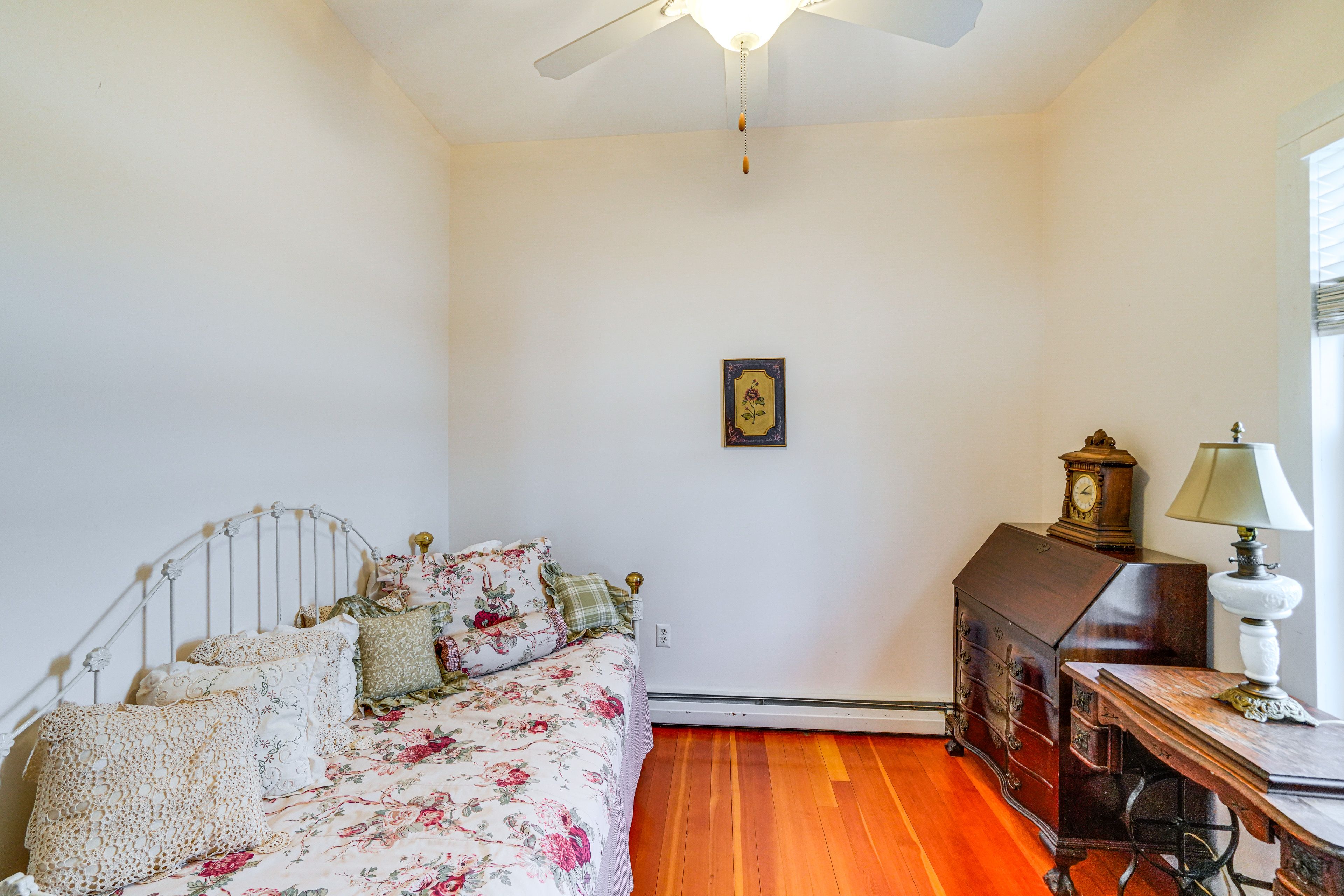 Bedroom 1 | Twin Daybed w/ Twin Trundle | 1st Floor