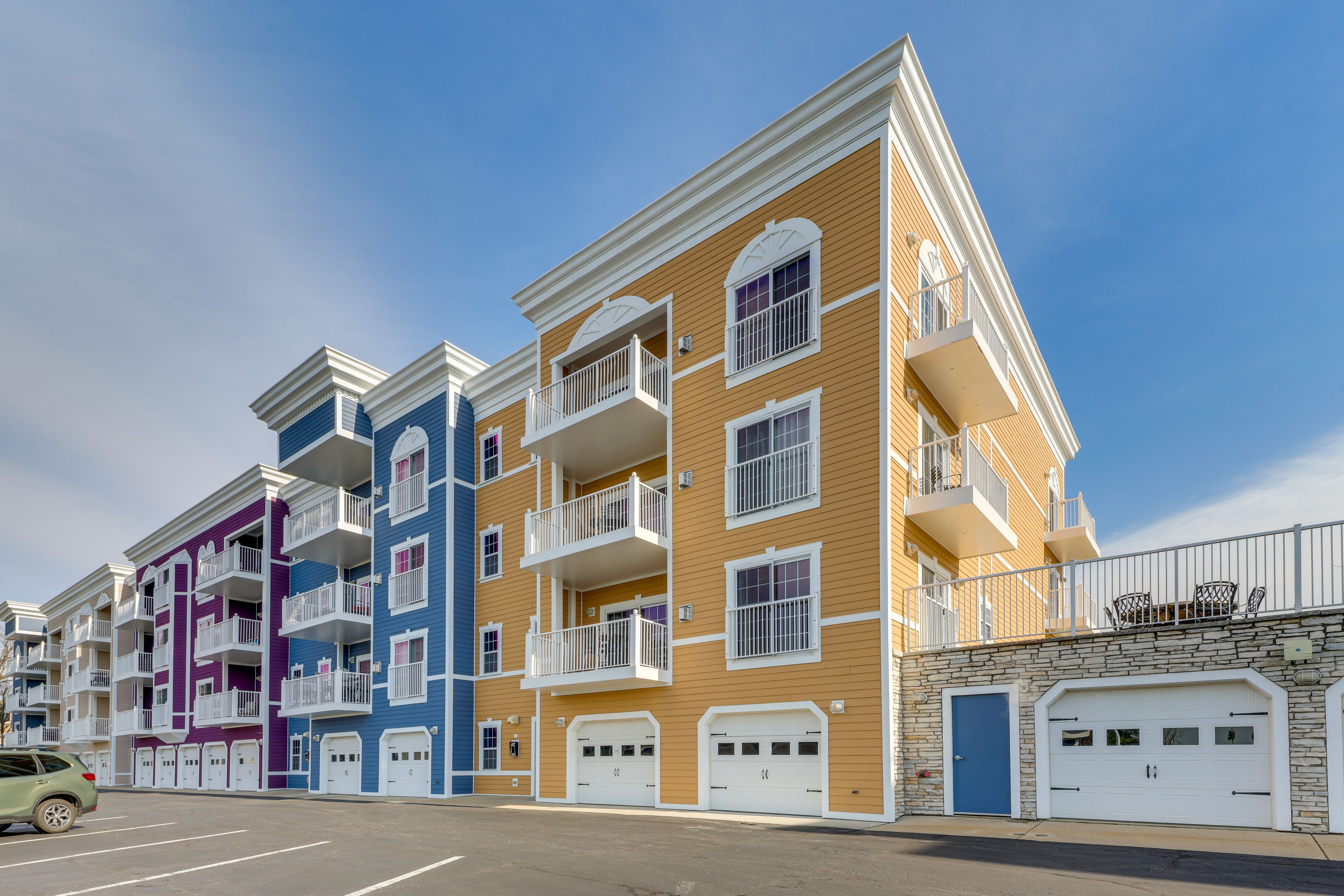 Parking | Community Parking Lot (First-Come, First-Served)