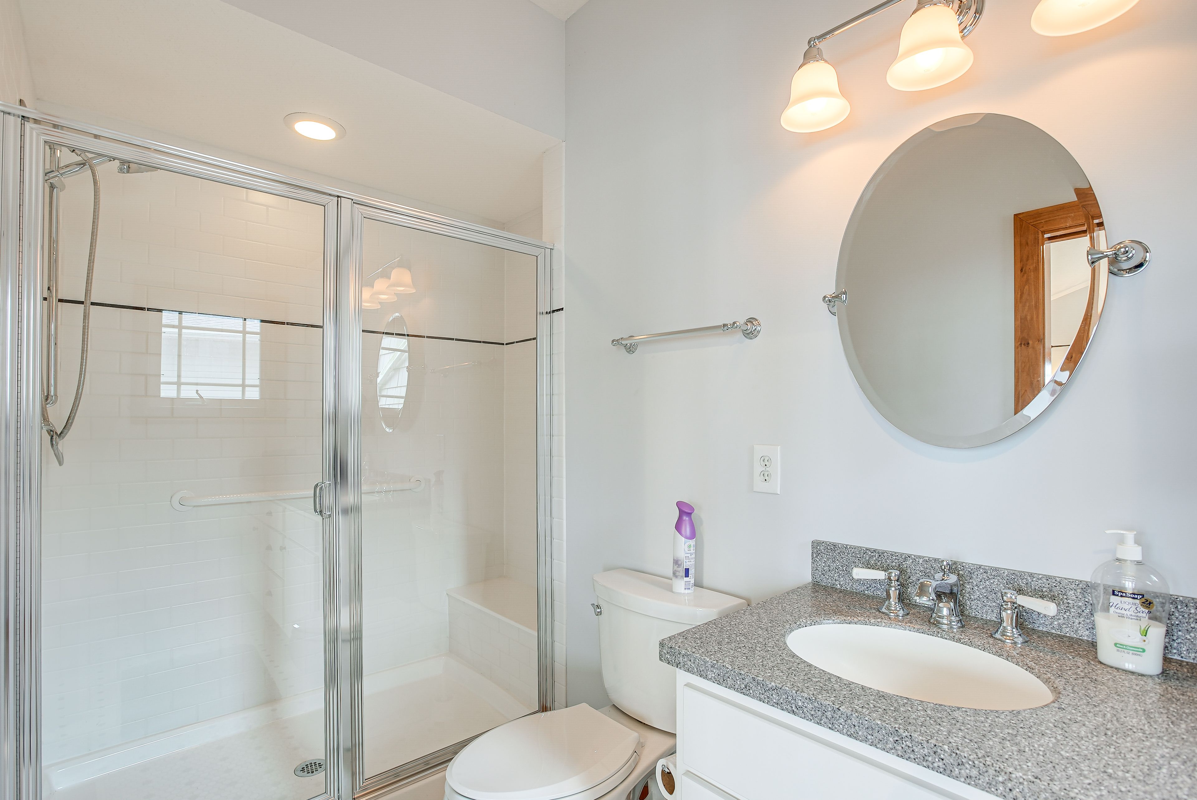 En-Suite Bathroom | 2nd Floor | Complimentary Toiletries | Hair Dryer
