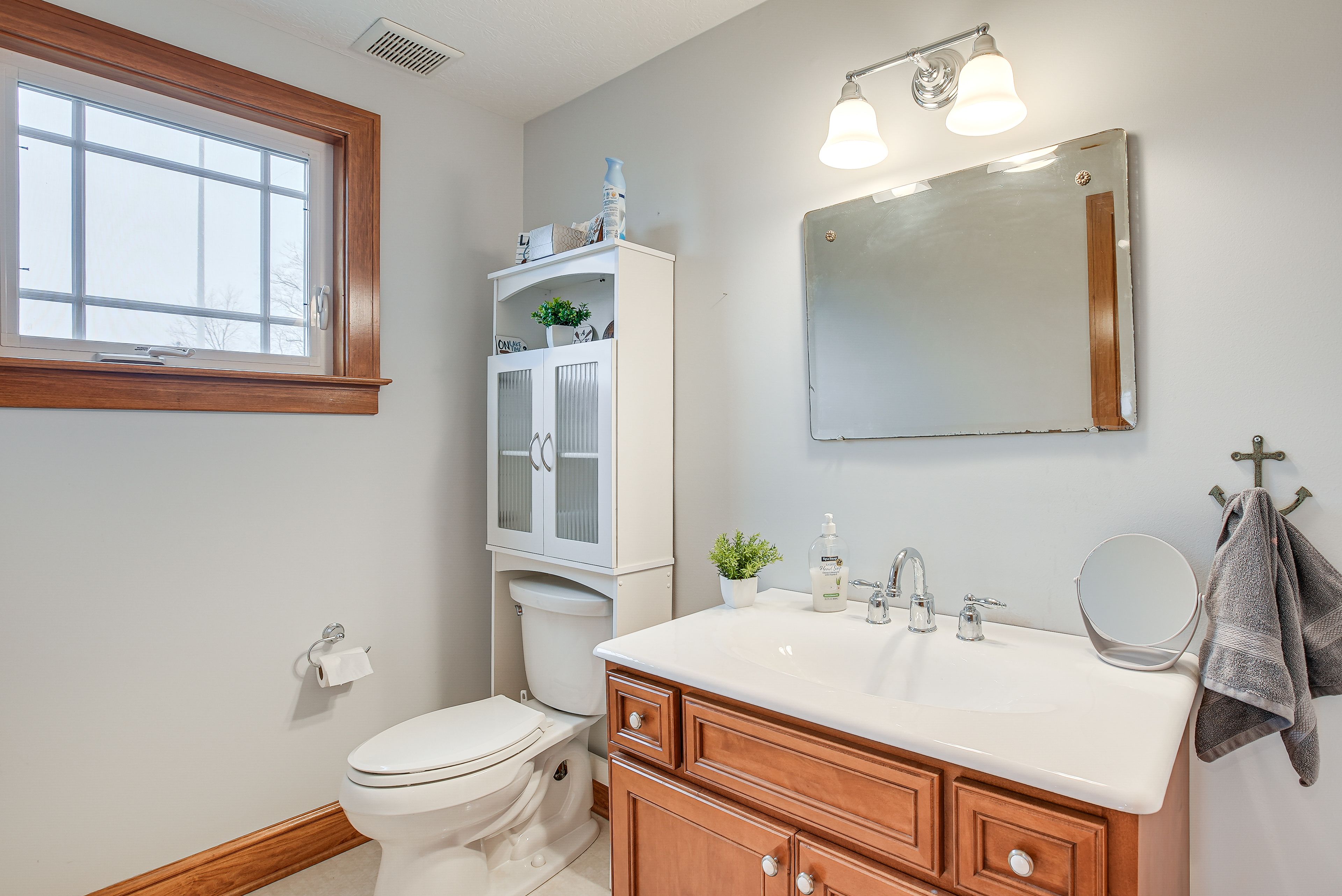 Half Bathroom | 1st Floor