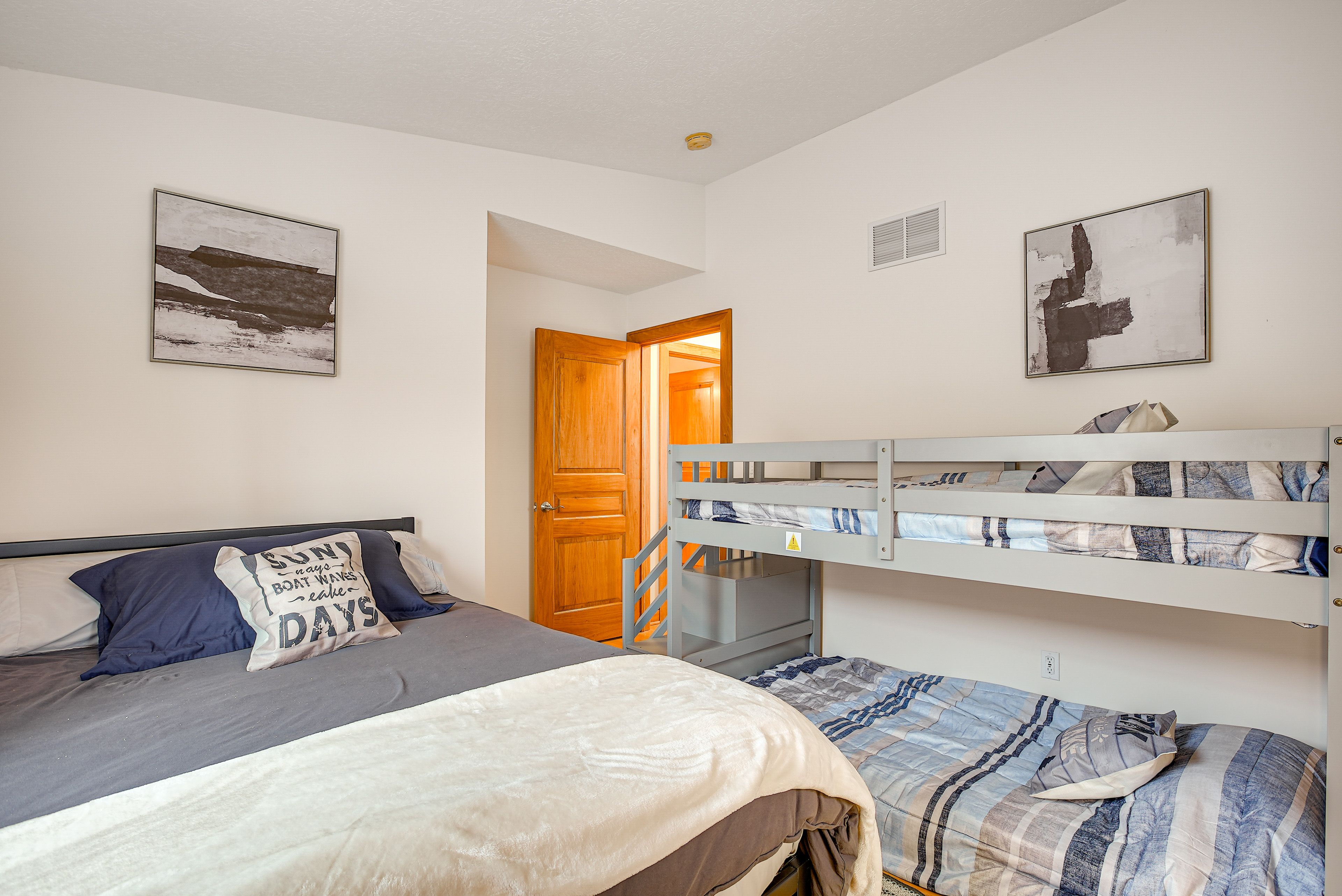 Bedroom 3 | 2nd Floor | Queen Bed | Twin Bunk Bed | Smart TV