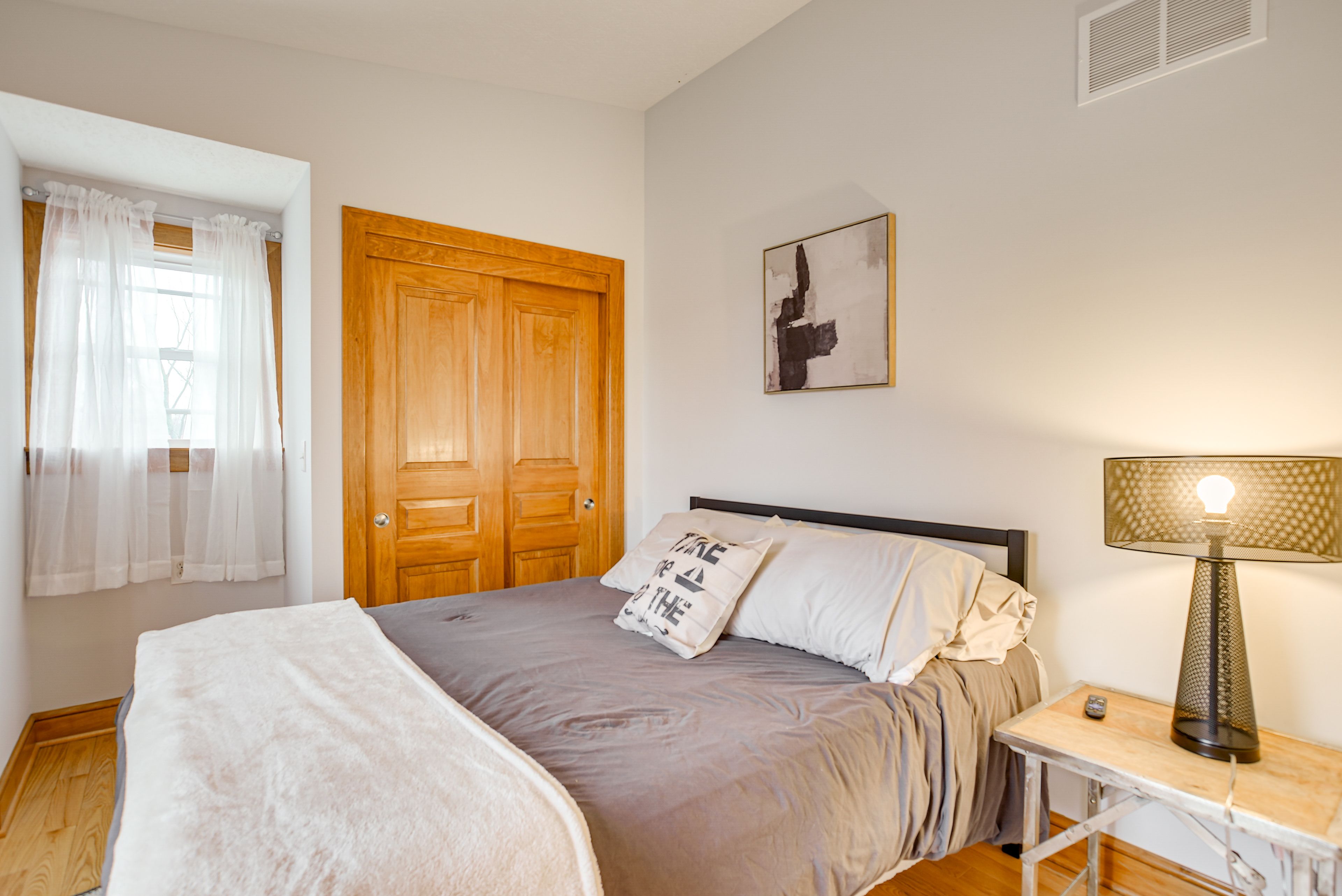 Bedroom 2 | 2nd Floor | Queen Bed | Smart TV | Linens Provided