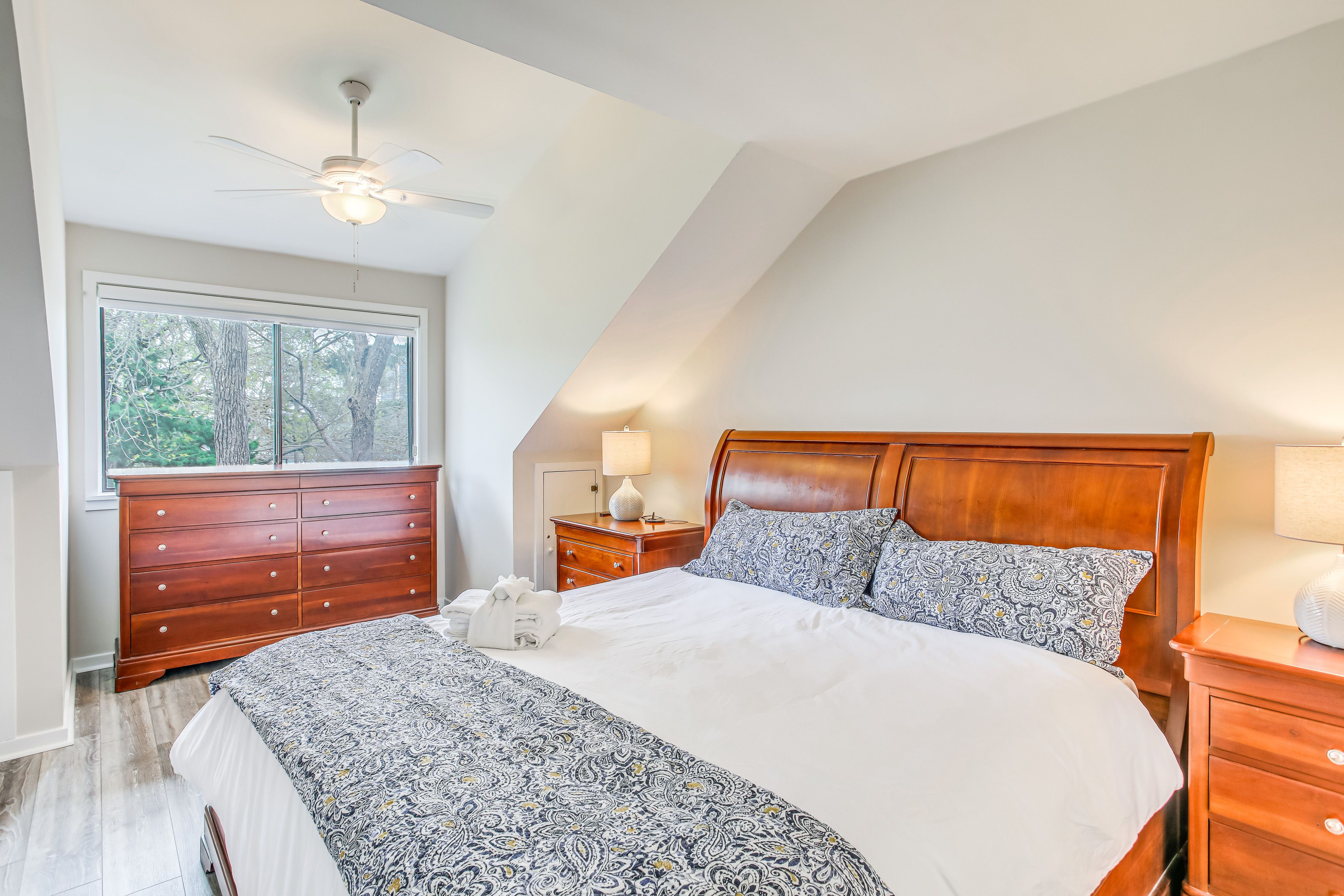 Bedroom 1 | King Bed | Smart TV