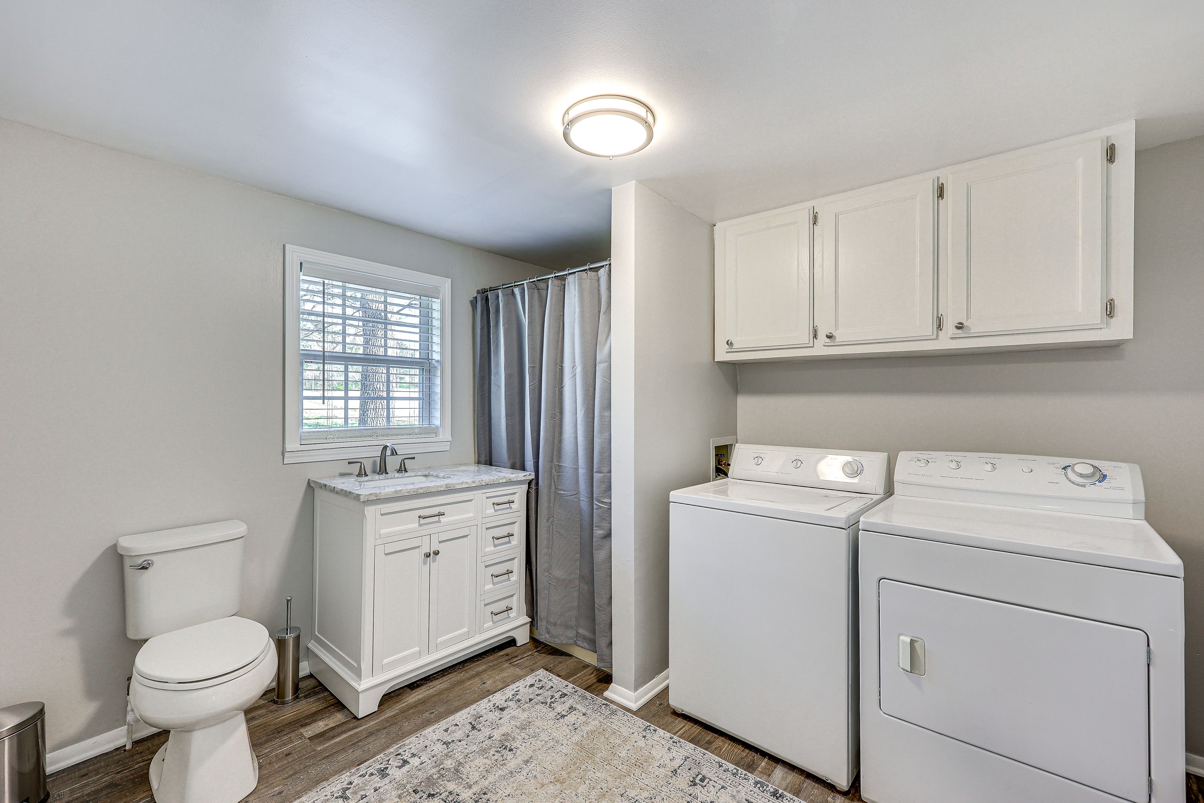 Full Bathroom | Washer & Dryer