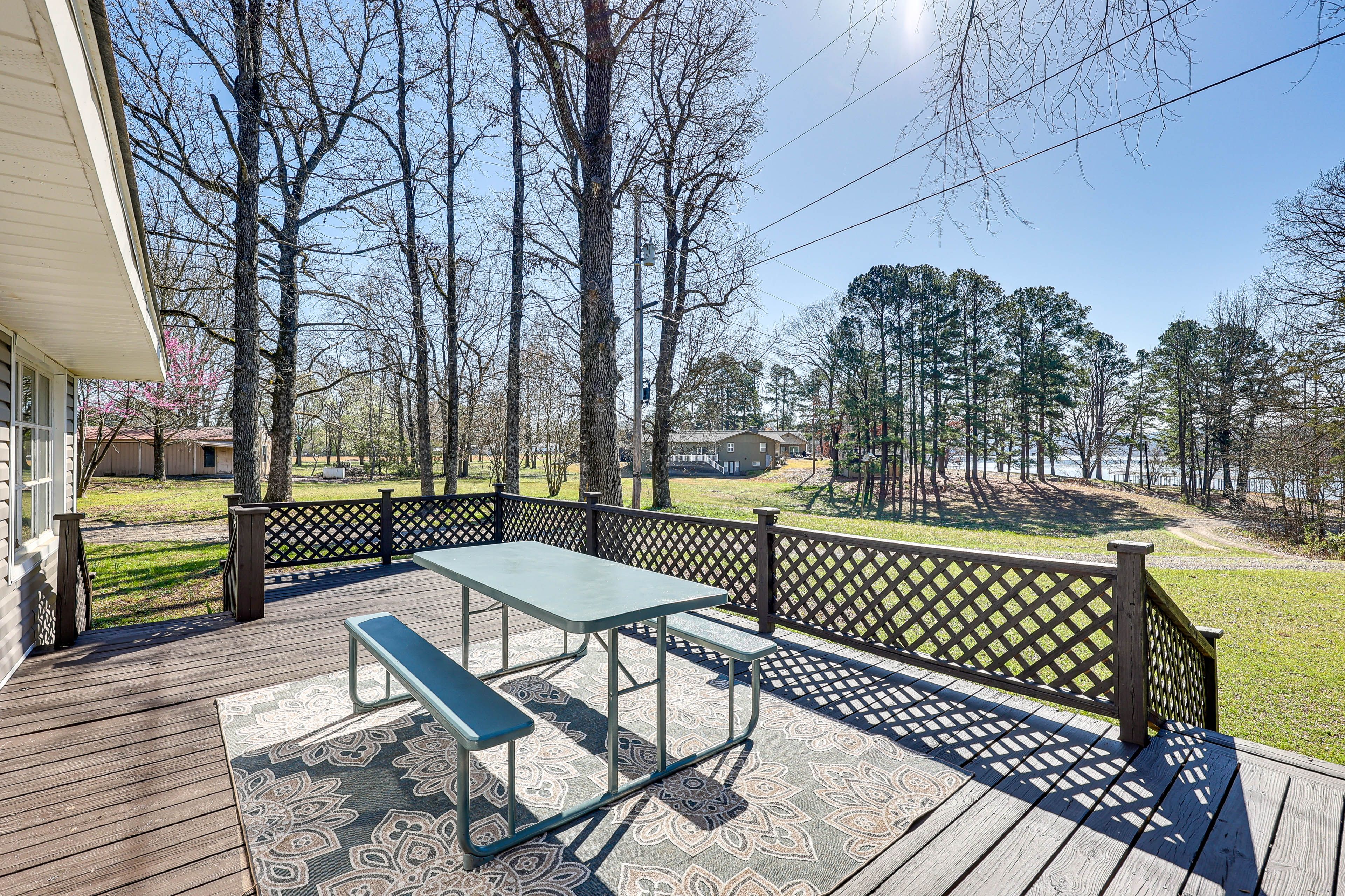 New Blaine Vacation Rental | 2BR | 2BA | 1,400 Sq Ft | 3 Steps to Enter