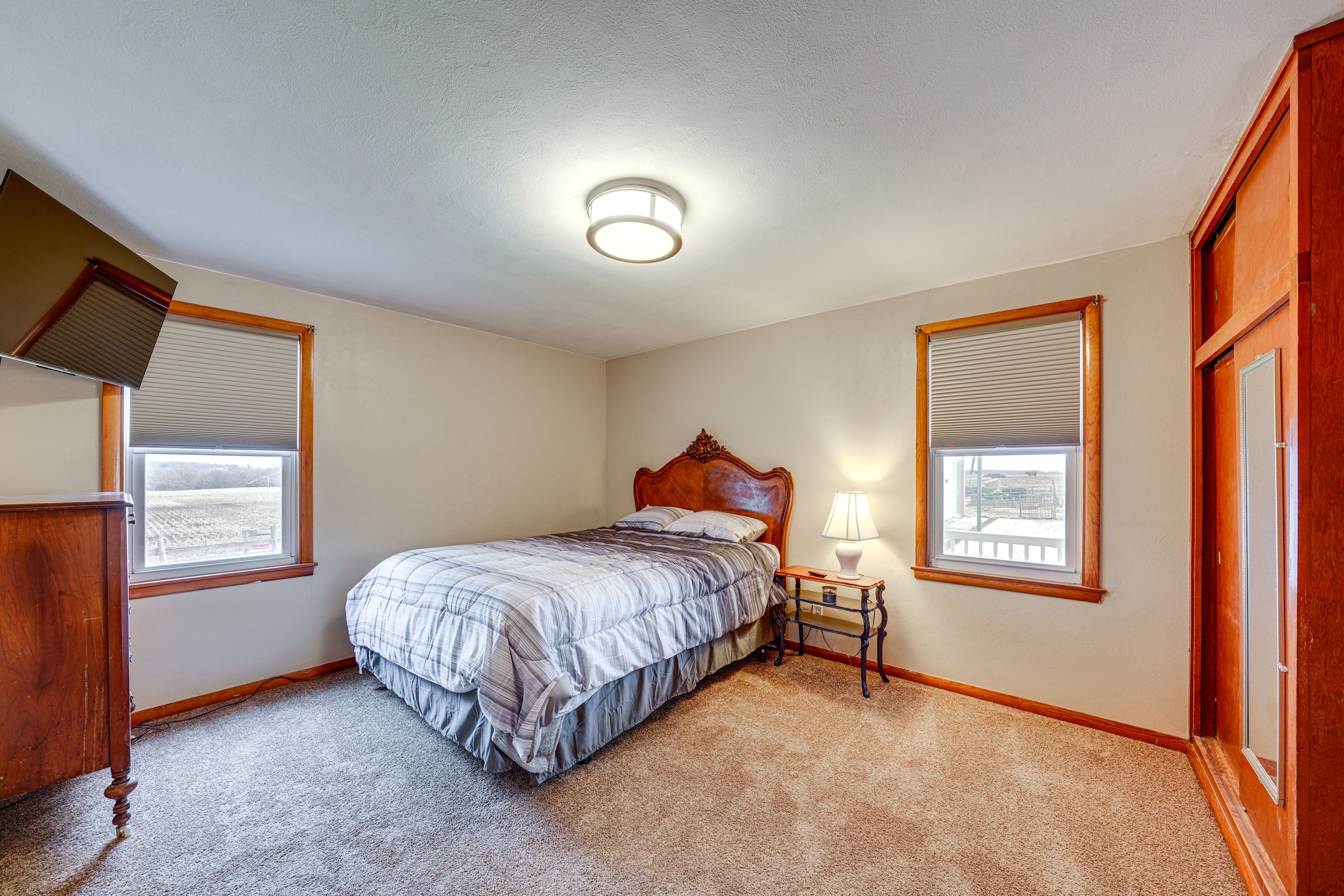 Bedroom 1 | Main Level | Queen Bed | Linens Provided