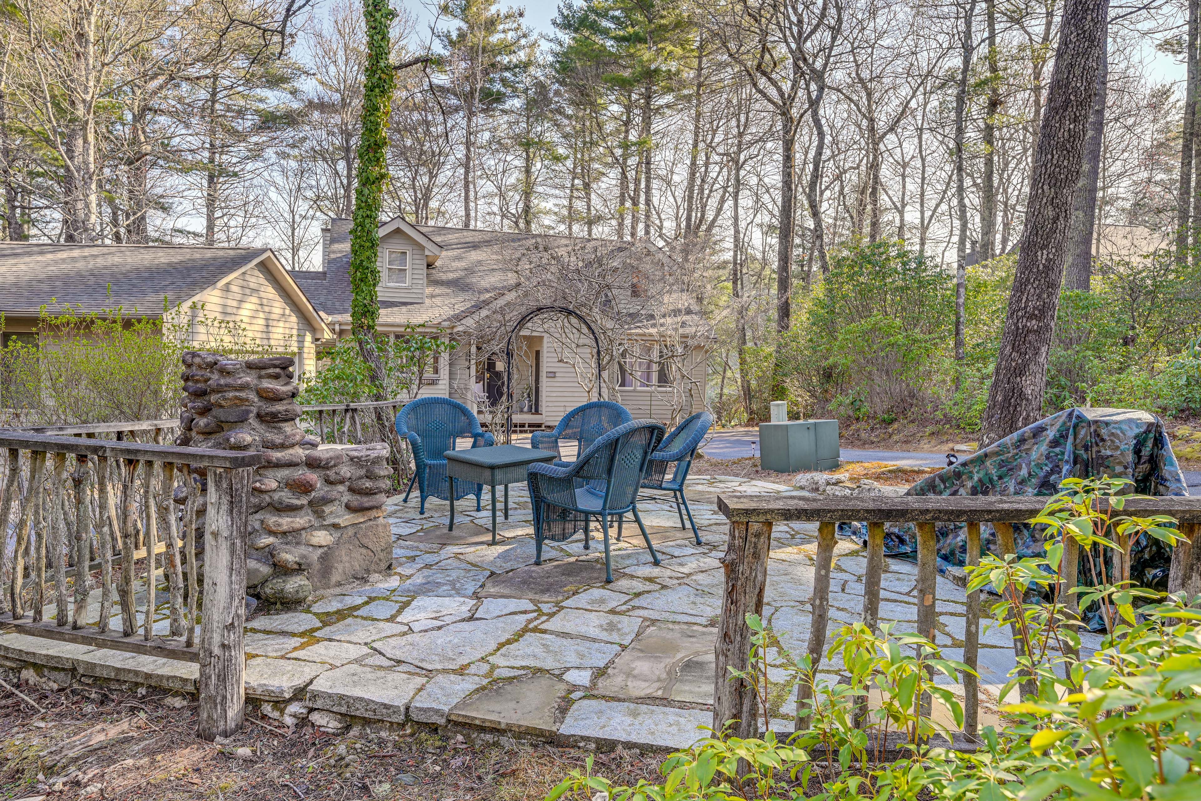 Private Patio | Fire Pit