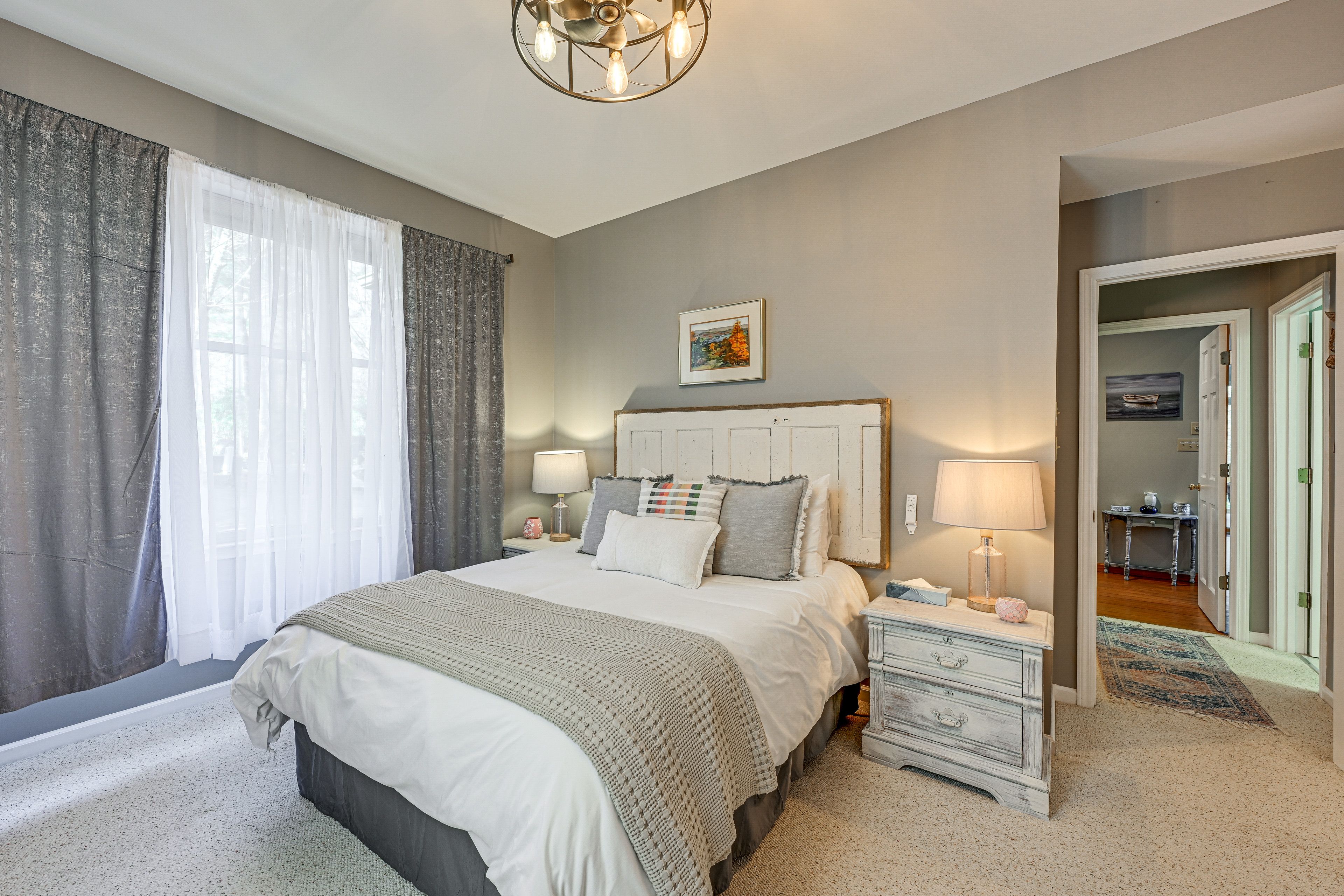 Bedroom 2 | 1st Floor | Queen Bed | Smart TV