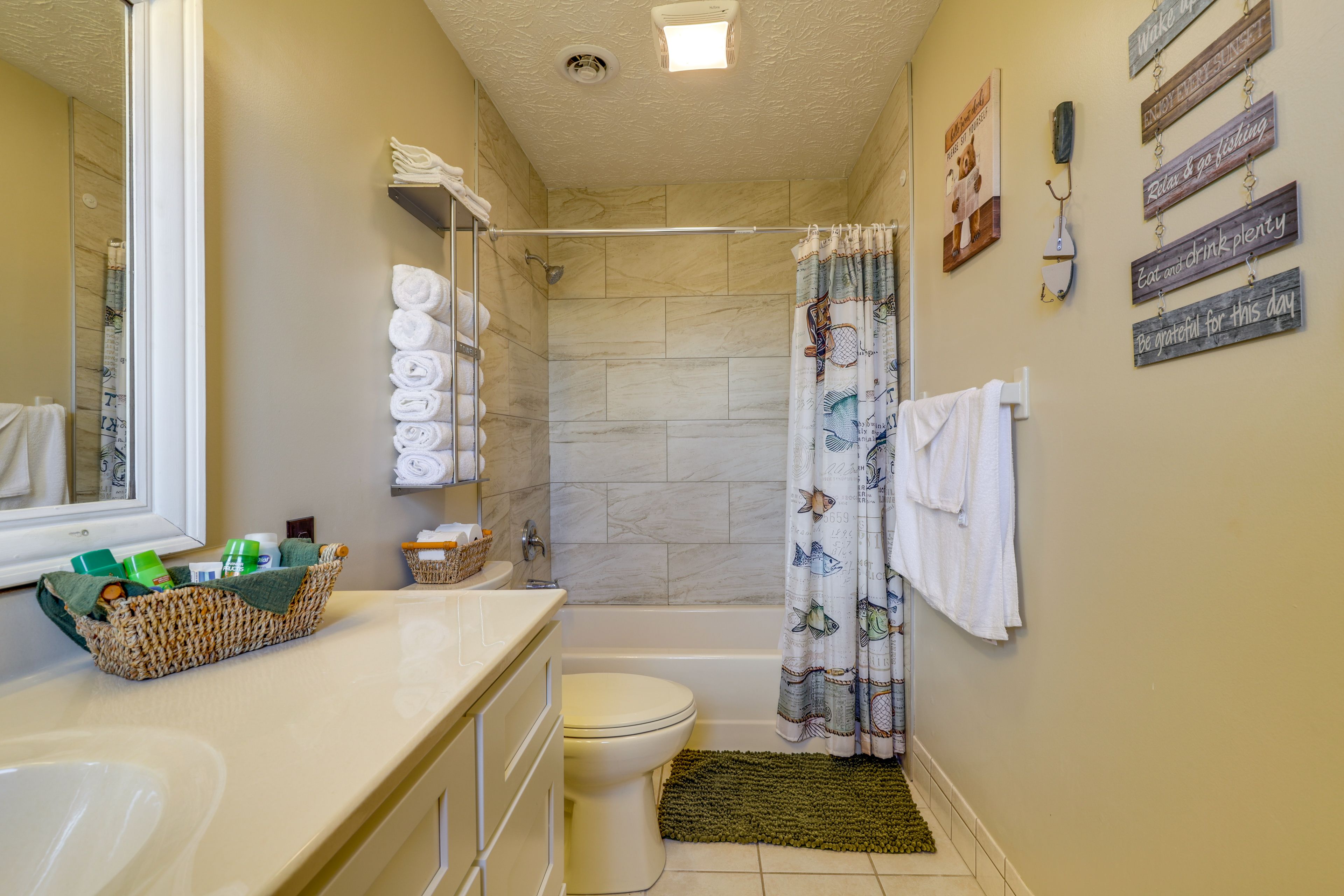 En-Suite Bathroom | 2nd Floor | Towels Provided