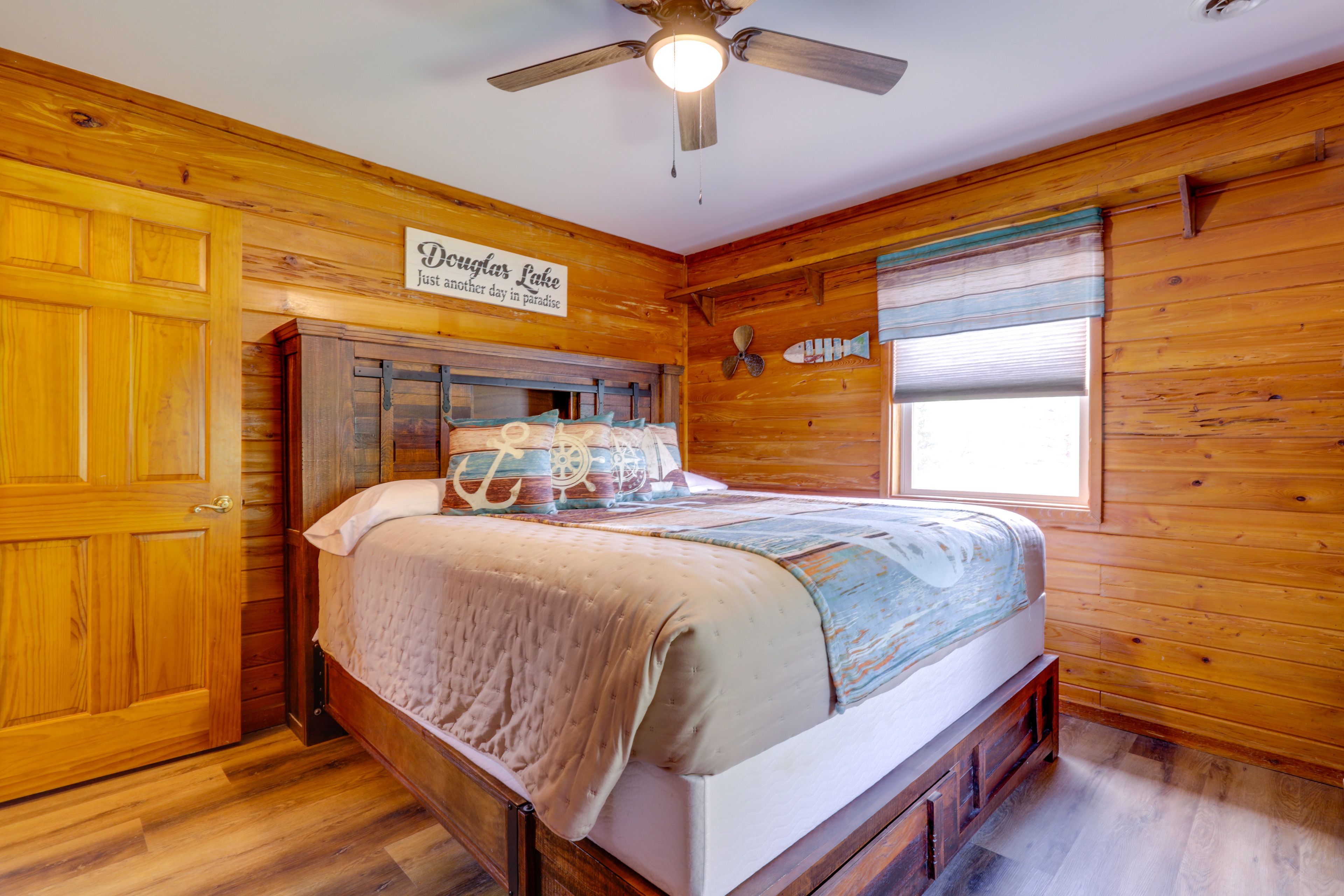 Bedroom 1 | 1st Floor | King Bed | Smart TV | Linens Provided