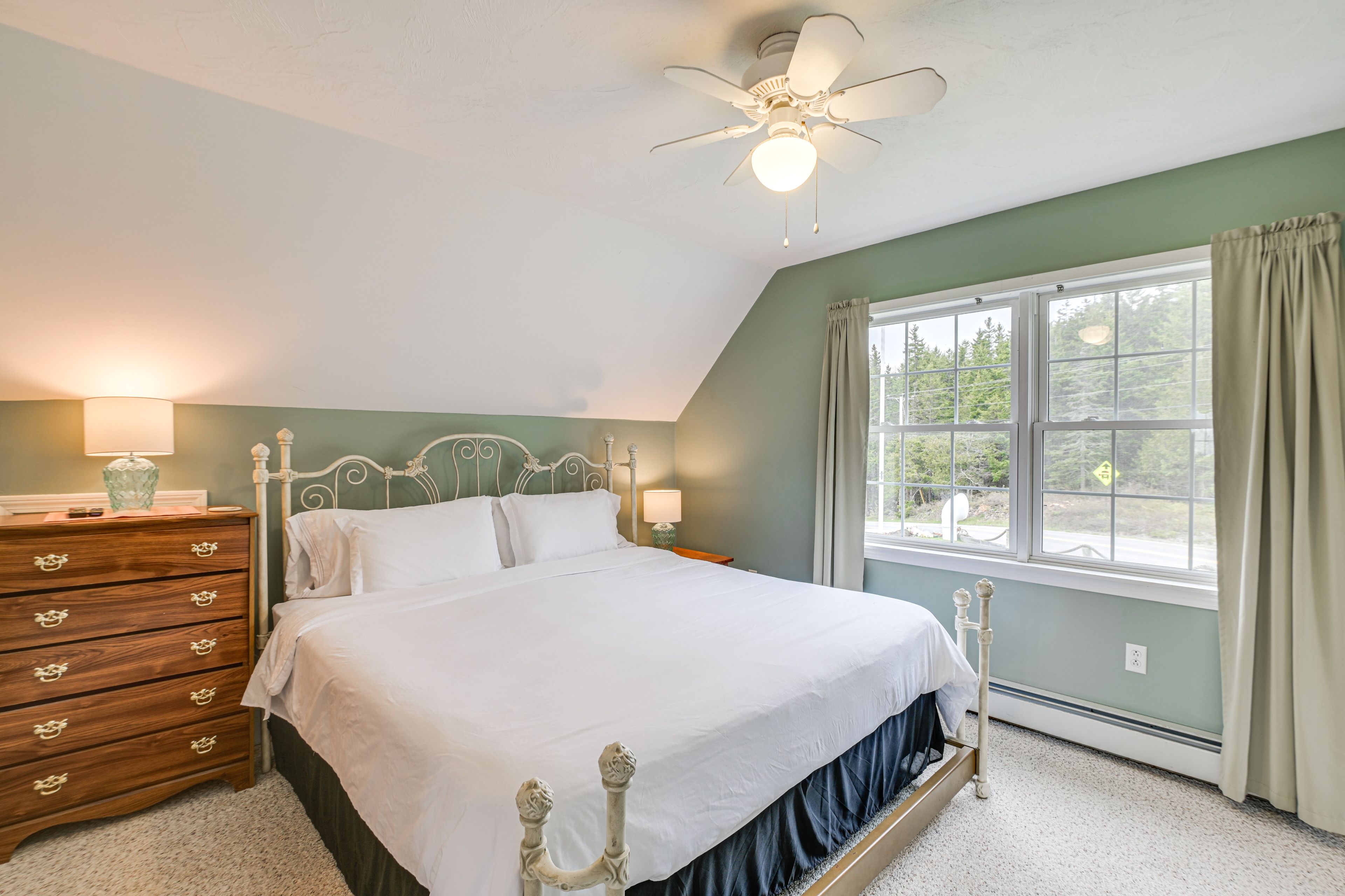 Bedroom 3 (Loft) | King Bed | Queen Sleeper Sofa | 2nd Floor