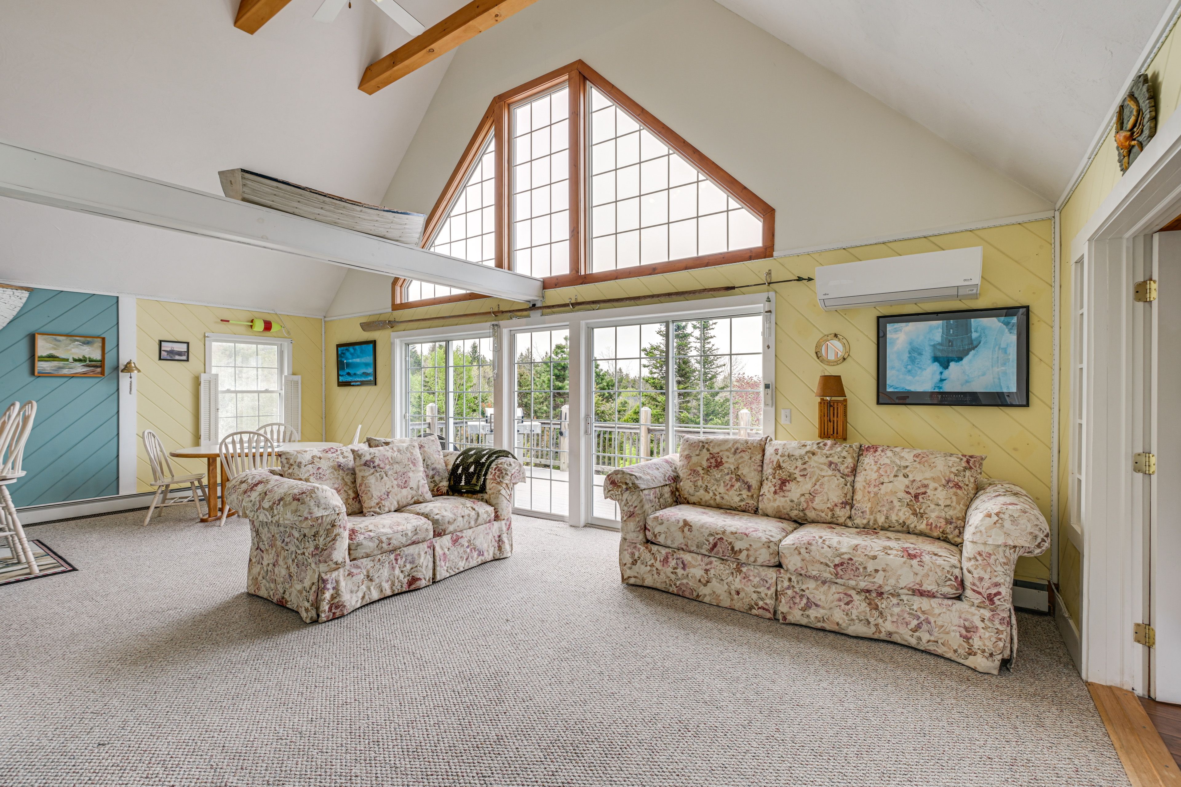 Living Room | Central Heating & A/C | 1st Floor