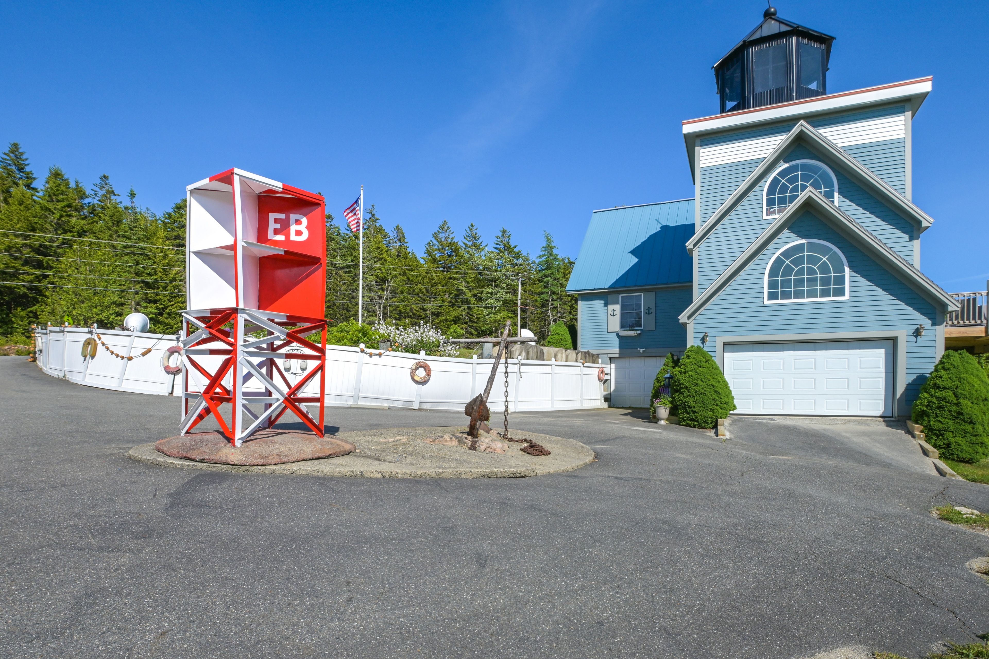 Parking | Garage (1 Vehicle) | Driveway (5 Vehicles) | RV/Trailer Parking