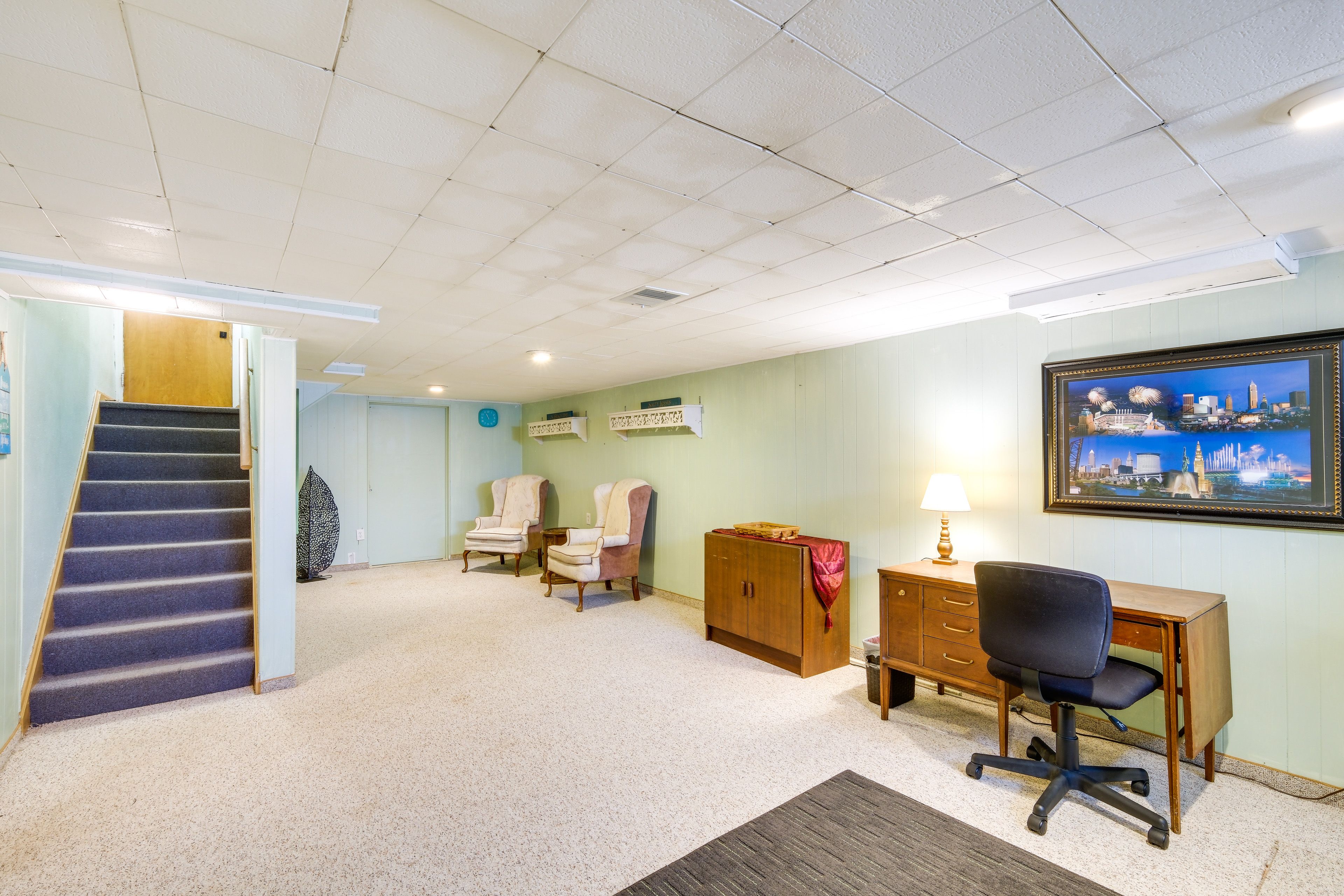 Family Room | Workstation | 1st Floor