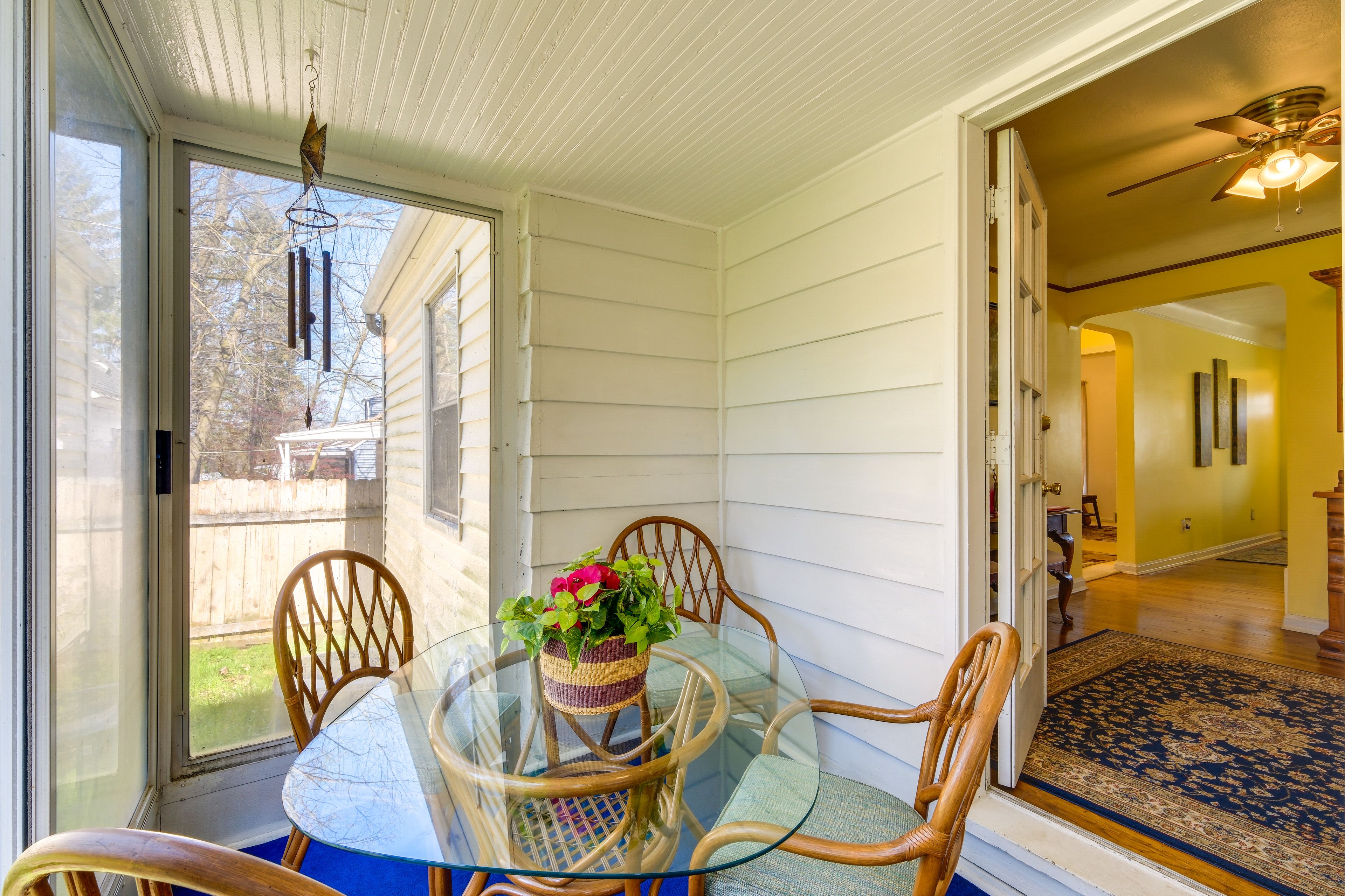 Sunroom | Outdoor Dining Area | Lounge Seating