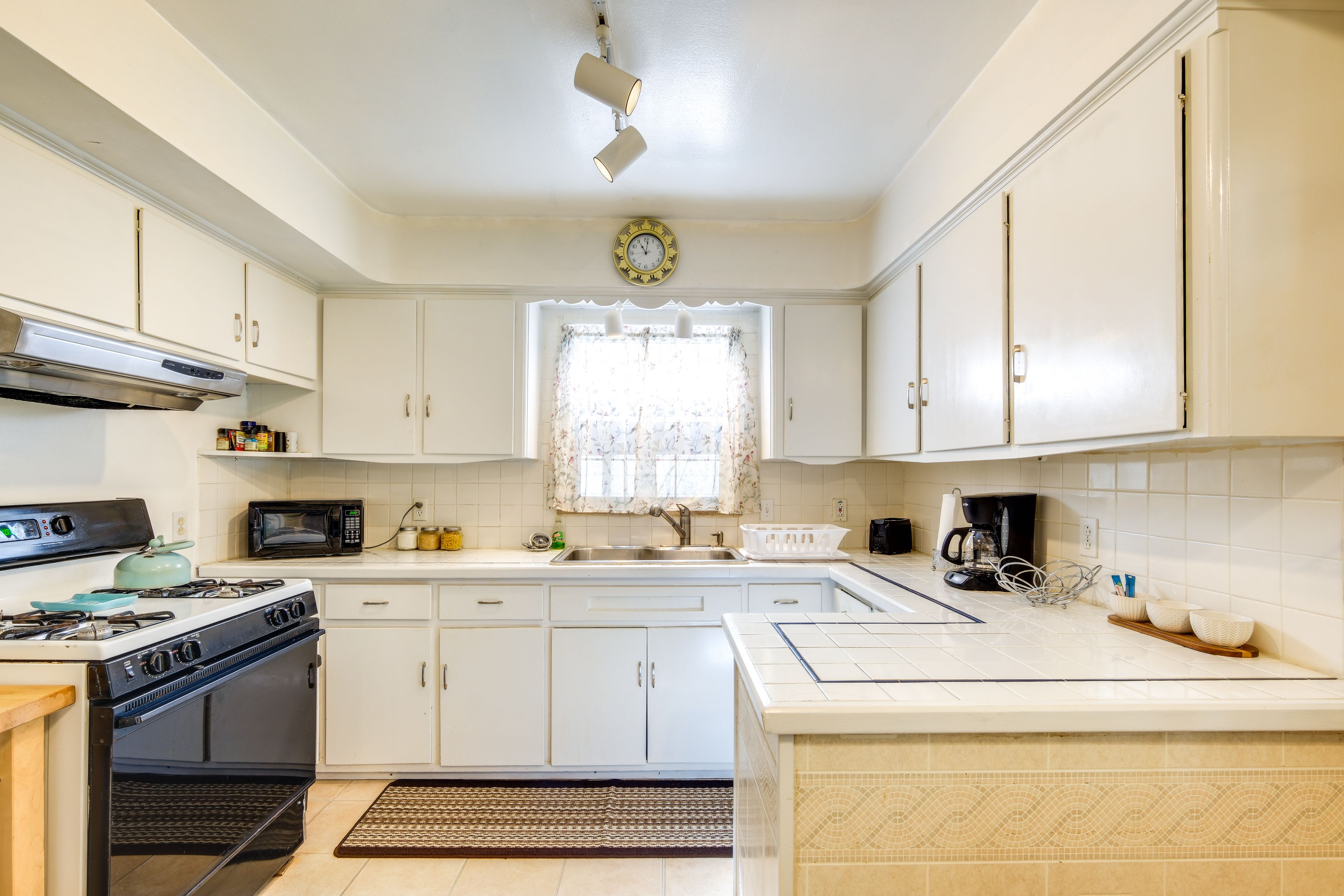 Kitchen | Refrigerator | 2nd Floor