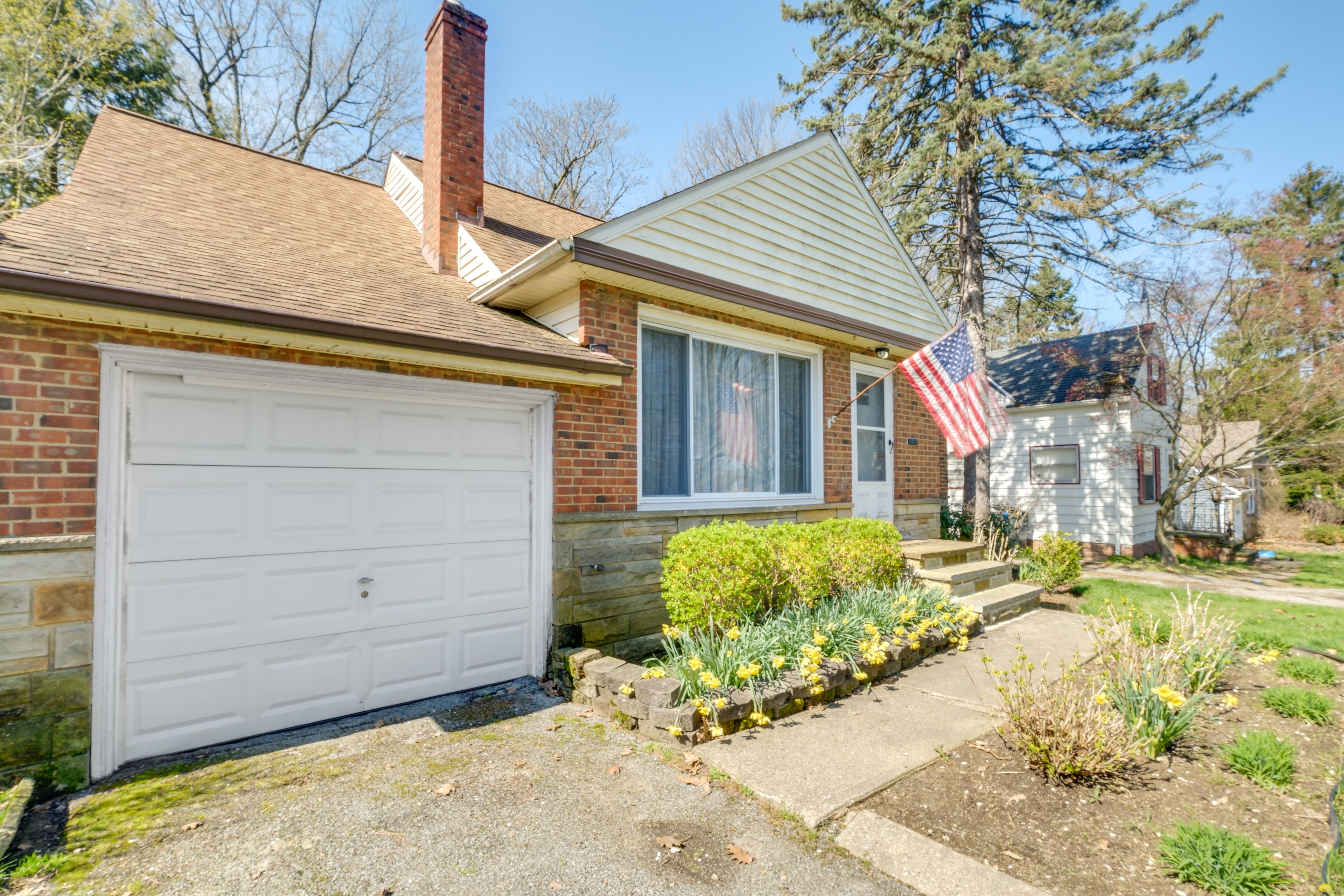 House Exterior | Garage (1 Compact Vehicle) | Driveway (1 Vehicle)