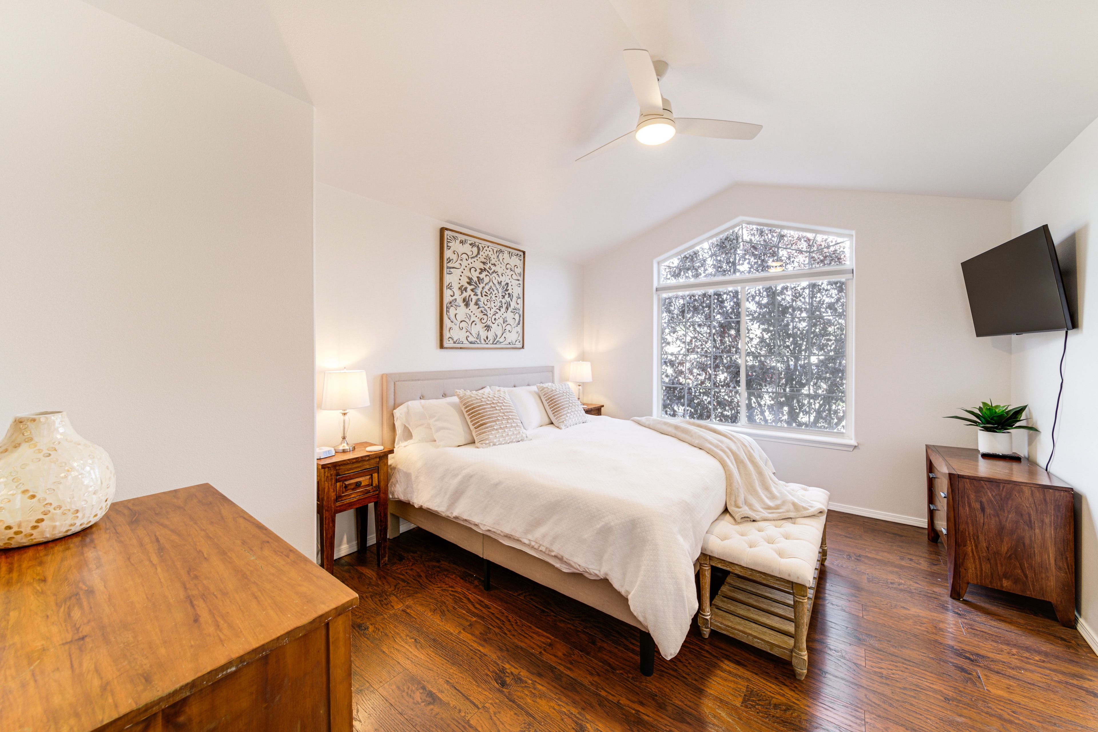 Bedroom 1 | Upper Level | King Bed | Smart TV | Linens Provided