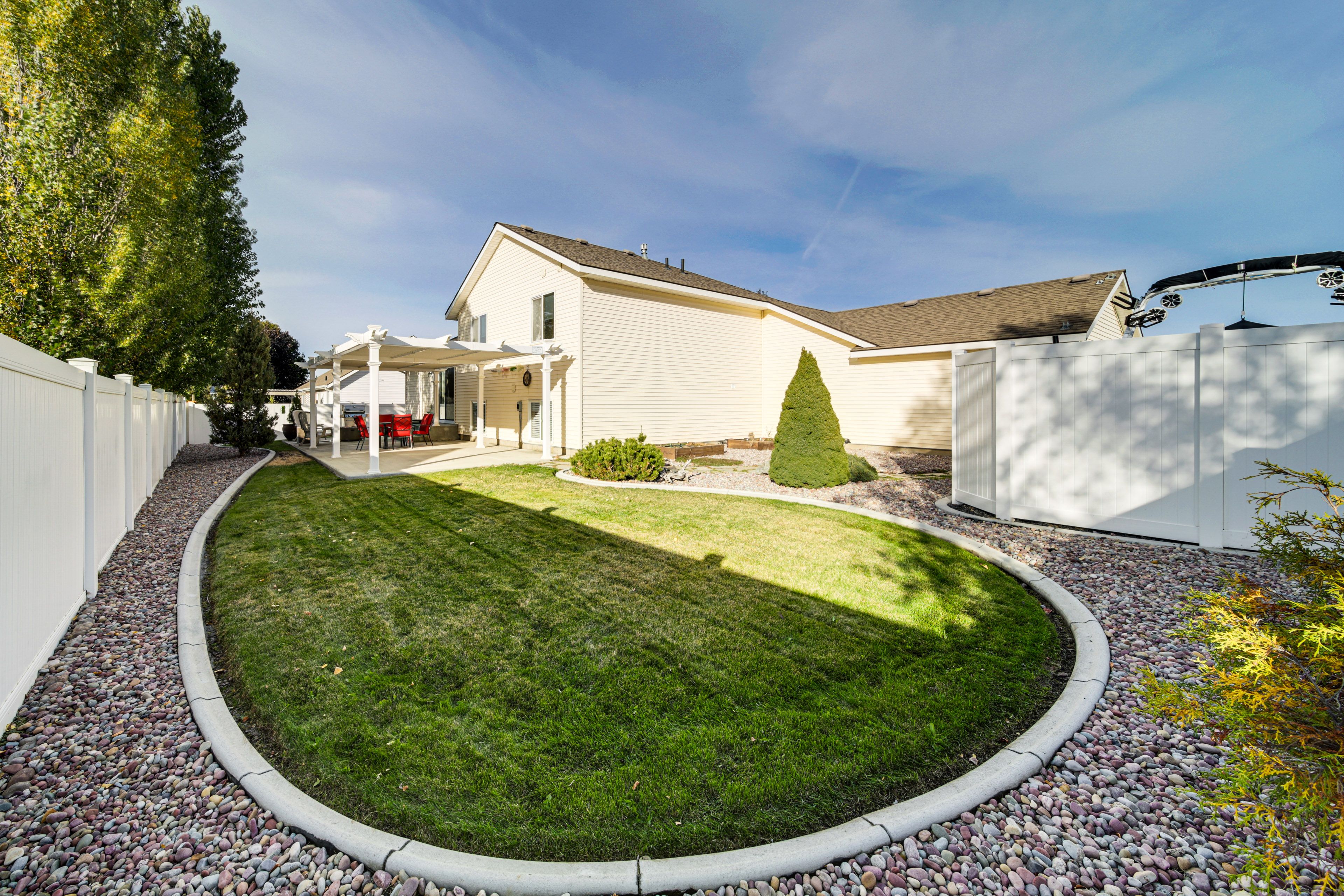 Fenced Backyard | Lawn Area | Private Patio | 6 Mi to Liberty Lake Beach
