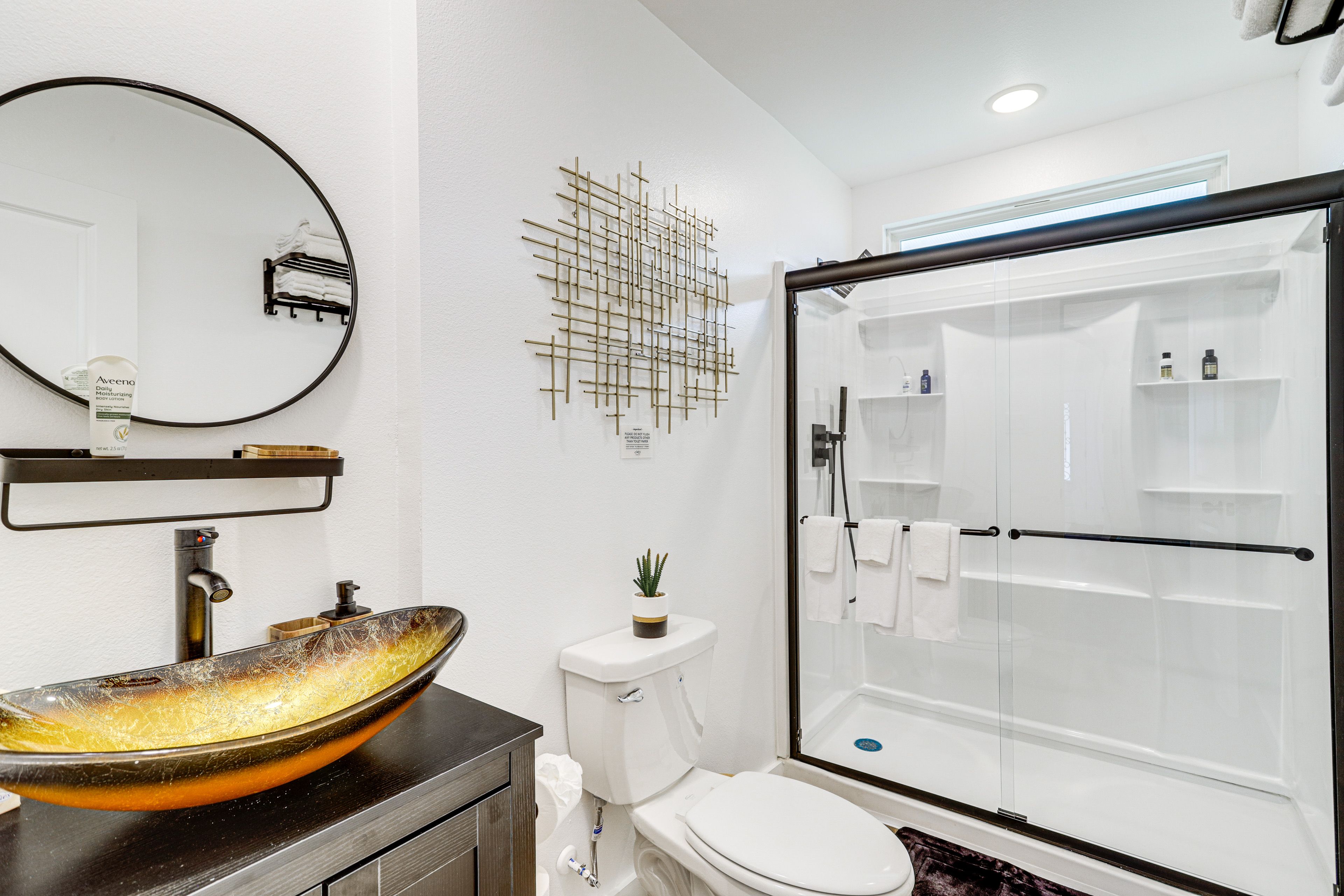 Bathroom | Towels Provided