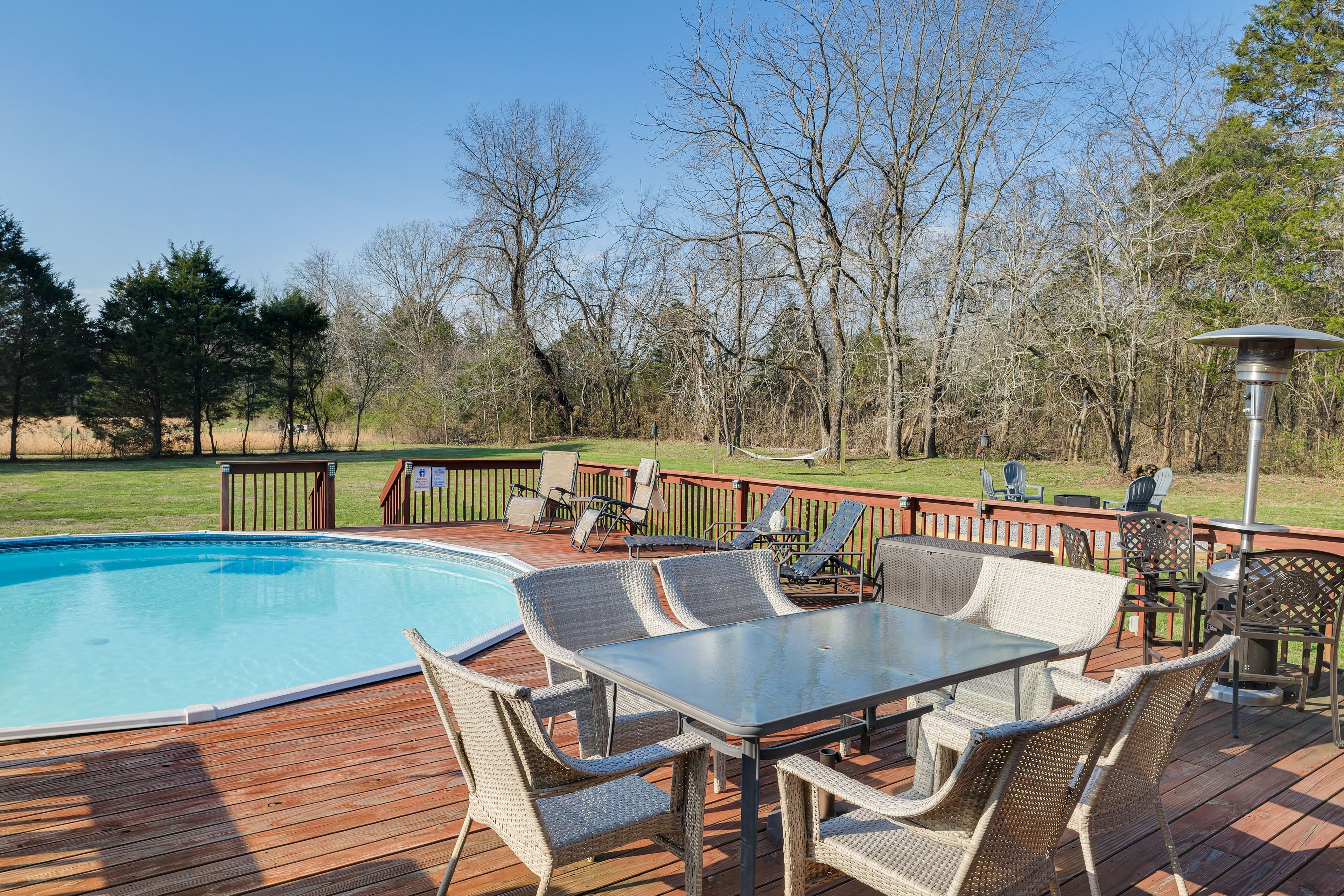 Lebanon Vacation Rental | 3BR | 2BA | 2,100 Sq Ft | 7 Steps Required