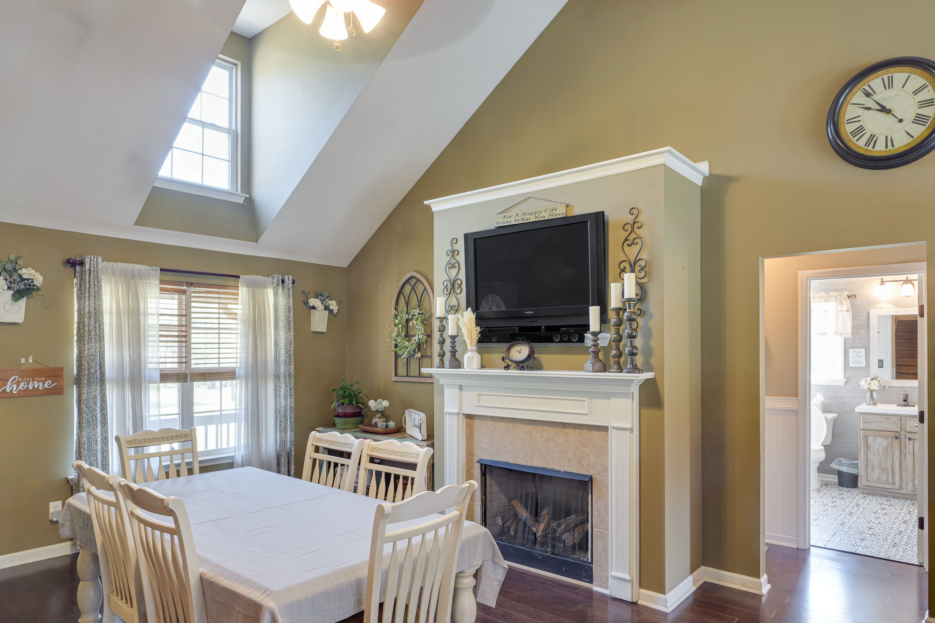 Dining Room | 1st Floor | Smart TV | Central A/C