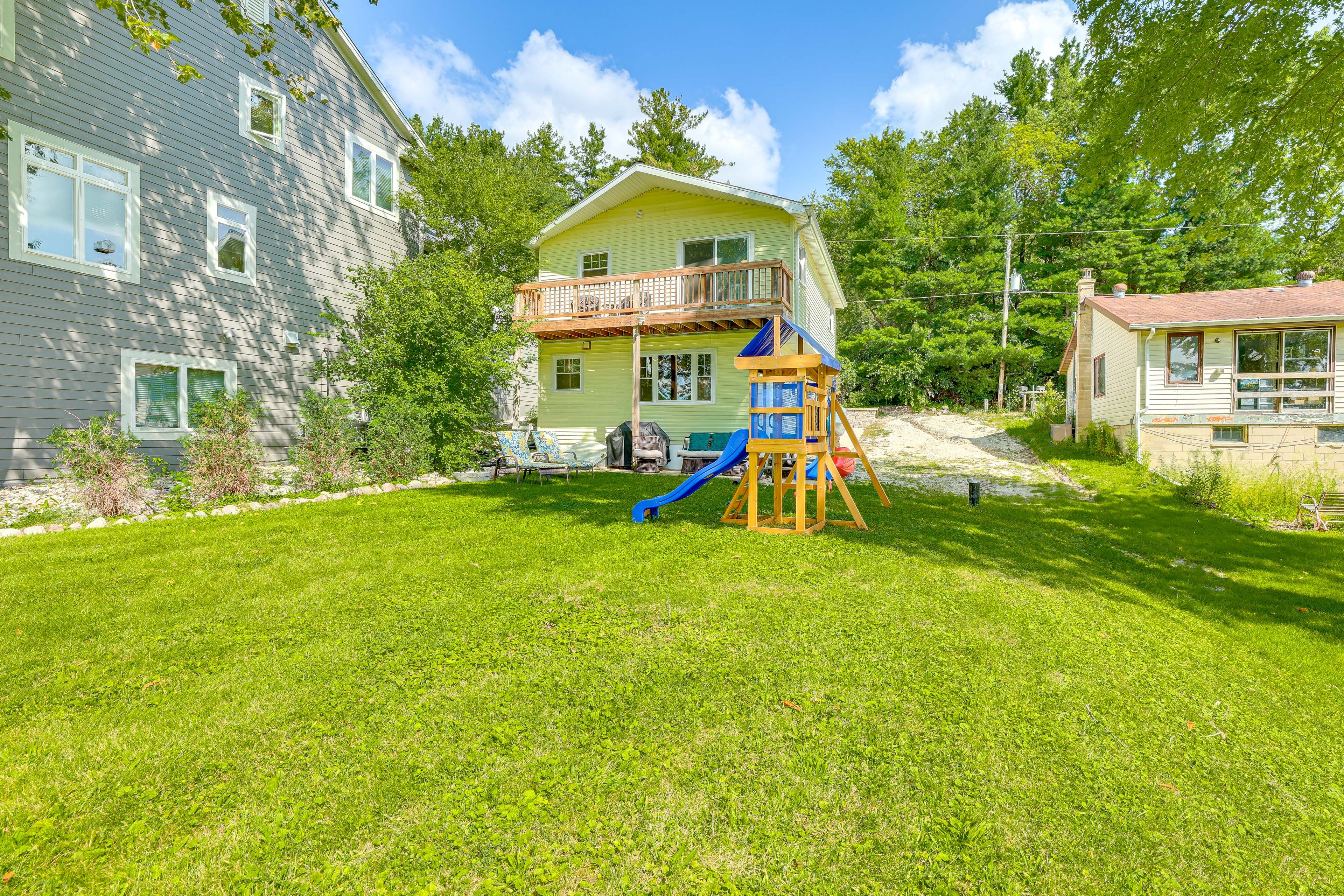 East Troy Vacation Rental | 3BR | 2BA | Steps to Enter | 1,428 Sq Ft