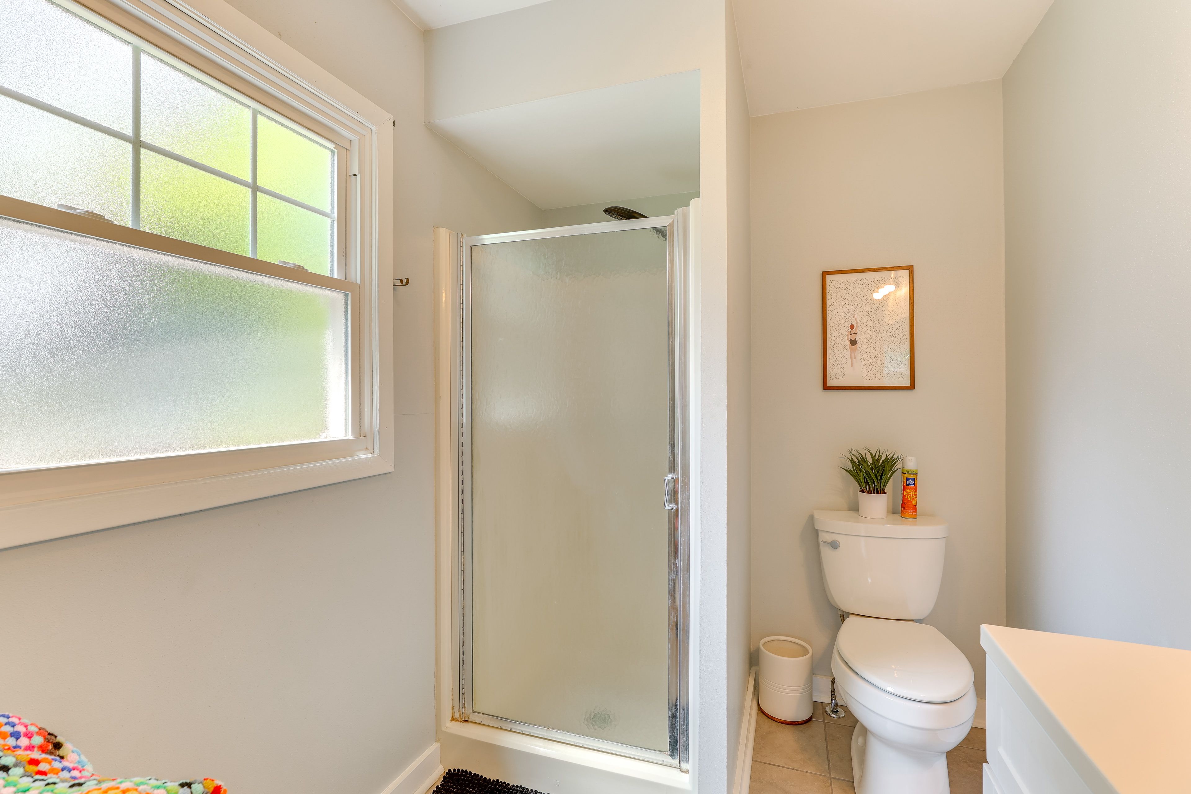 Full Bathroom | 2nd Floor | Complimentary Toiletries